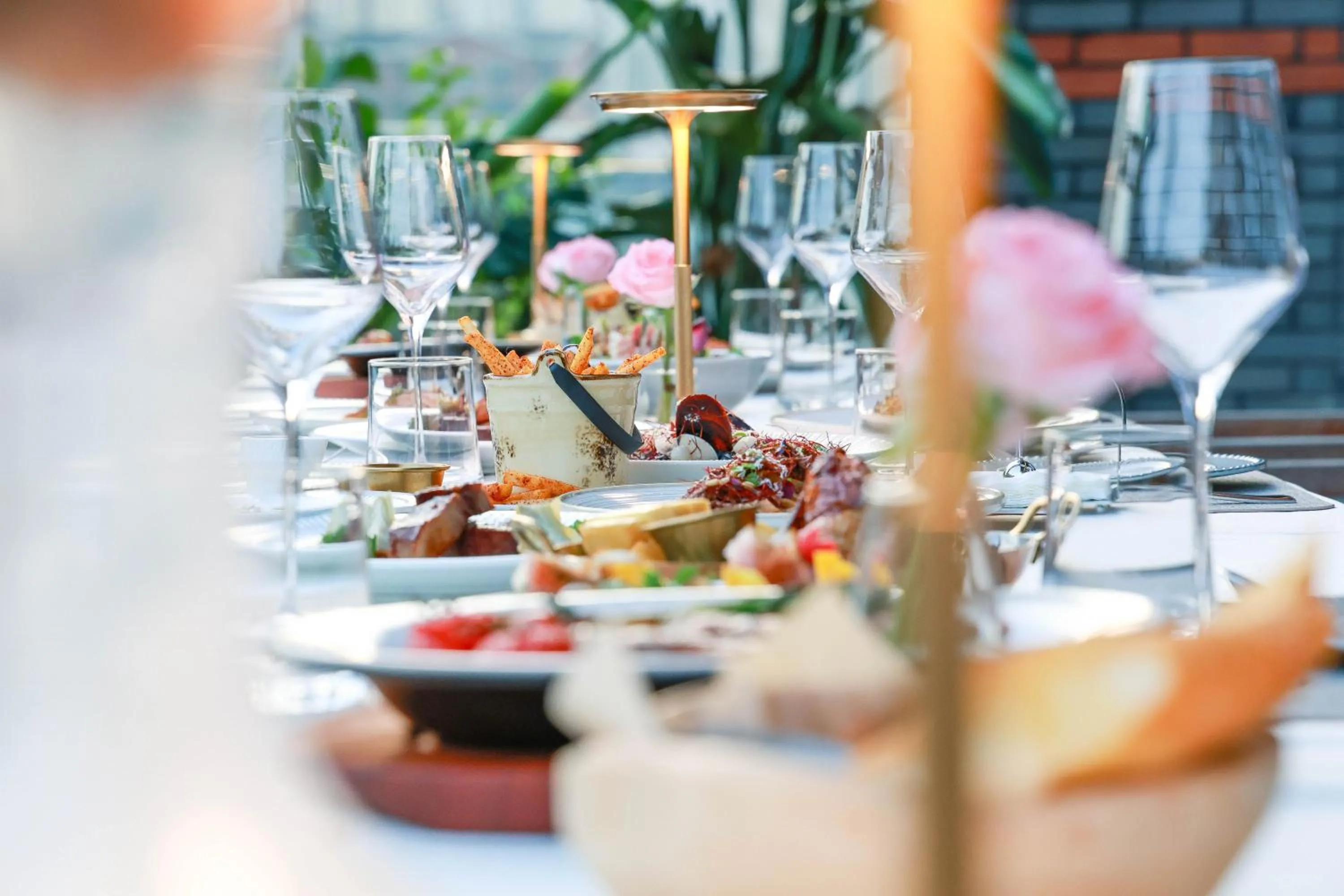 Restaurant/places to eat in Moonrise Hotels Resorts