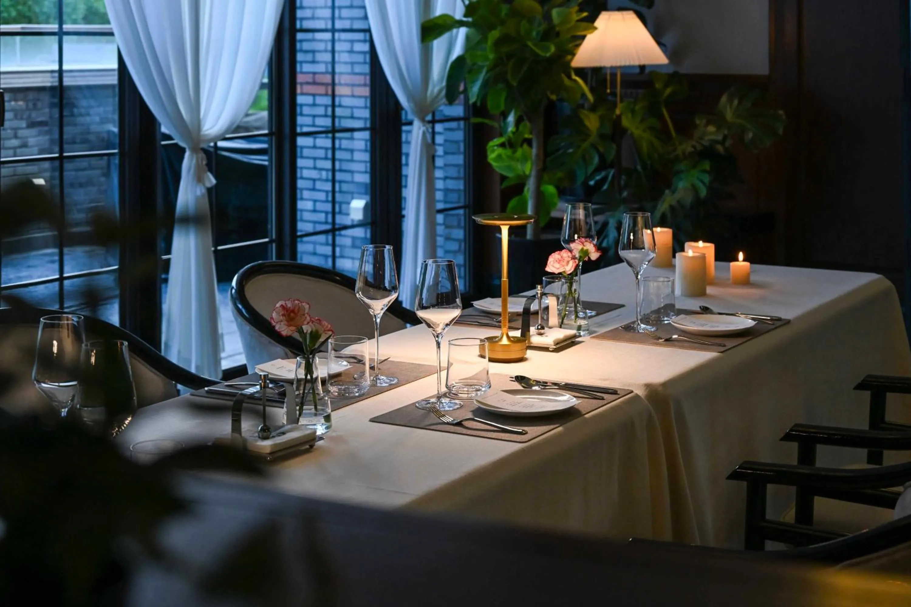 Restaurant/places to eat in Moonrise Hotels Resorts