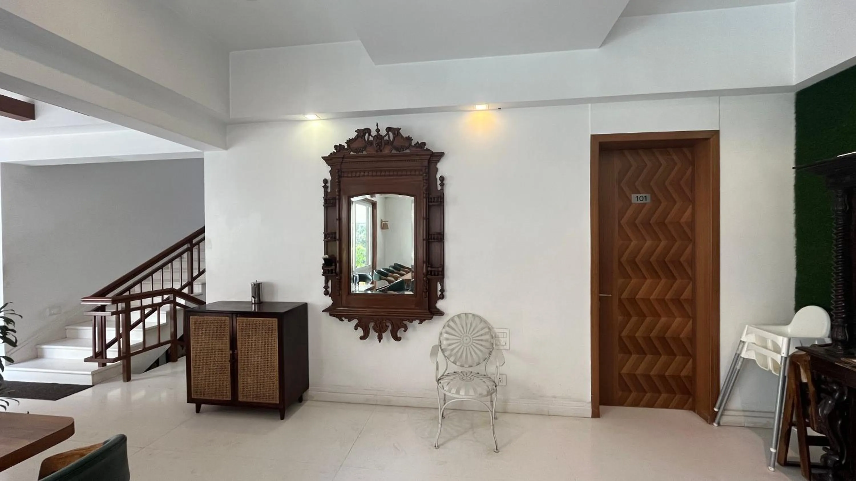 Property building in Maroma Suites ECR