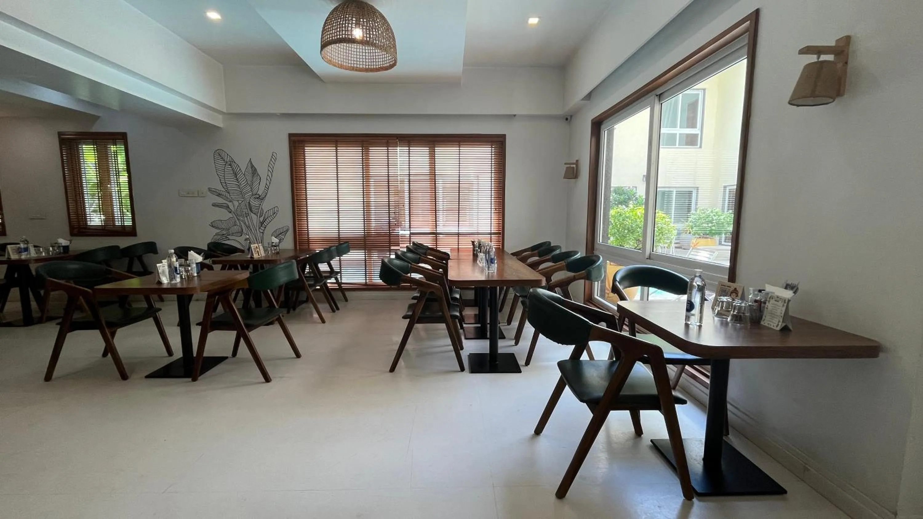 Restaurant/places to eat in Maroma Suites ECR