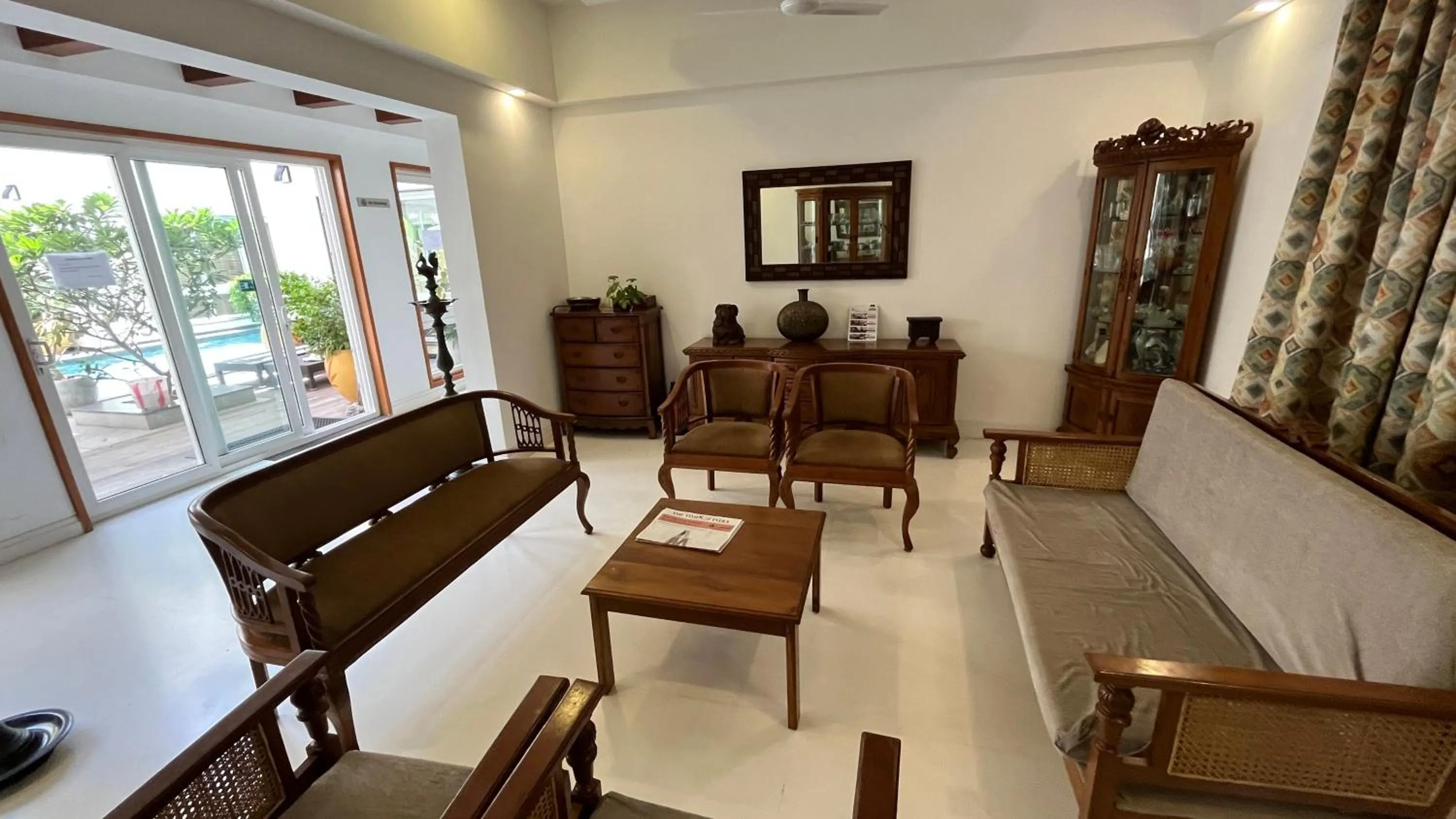 Seating area in Maroma Suites ECR