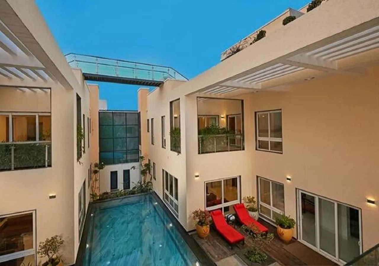 Property building in Maroma Suites ECR