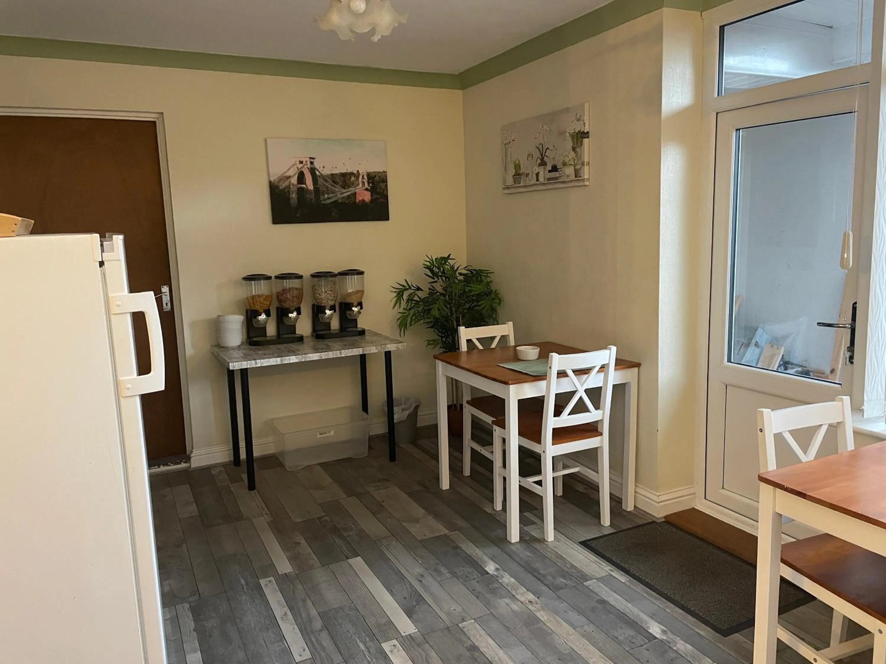 Maple Leaf Guest House