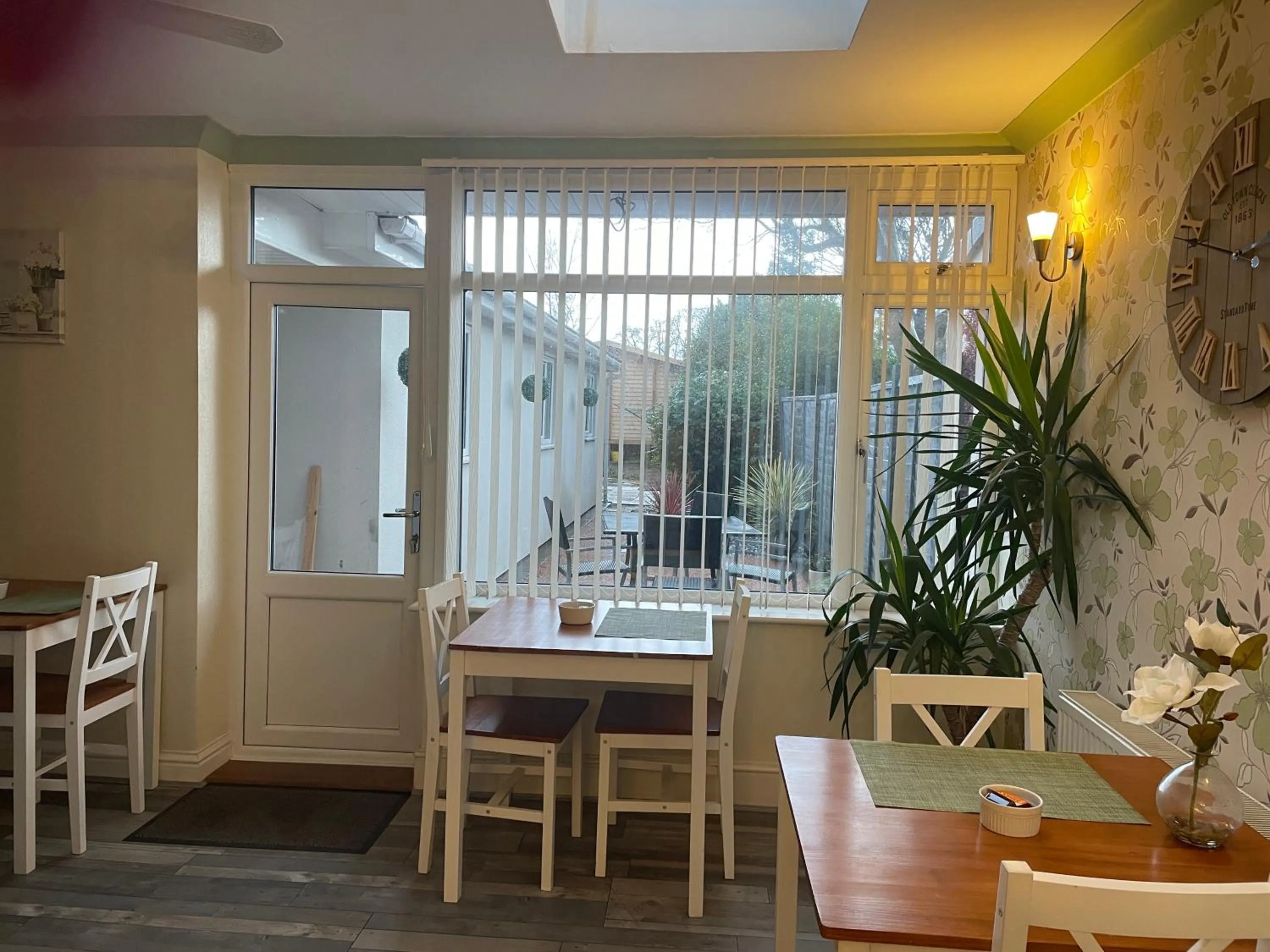 Maple Leaf Guest House