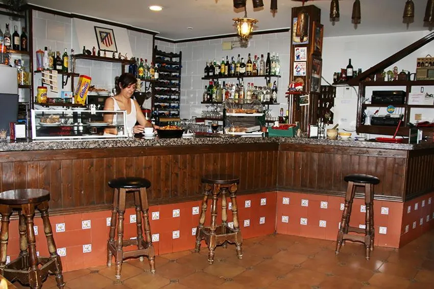 Lounge or bar in Hostal La Taberna