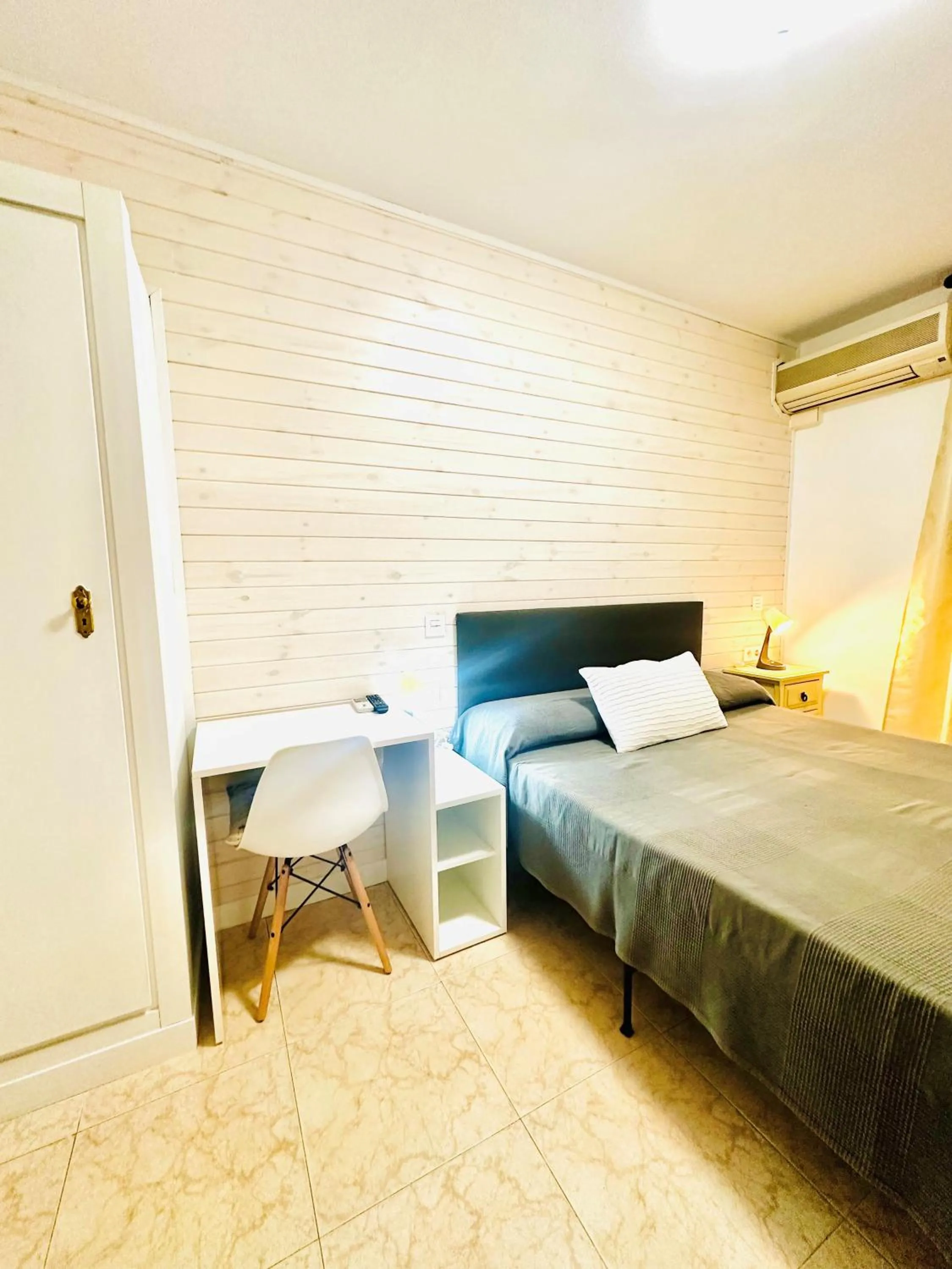Bed in Hostal La Taberna