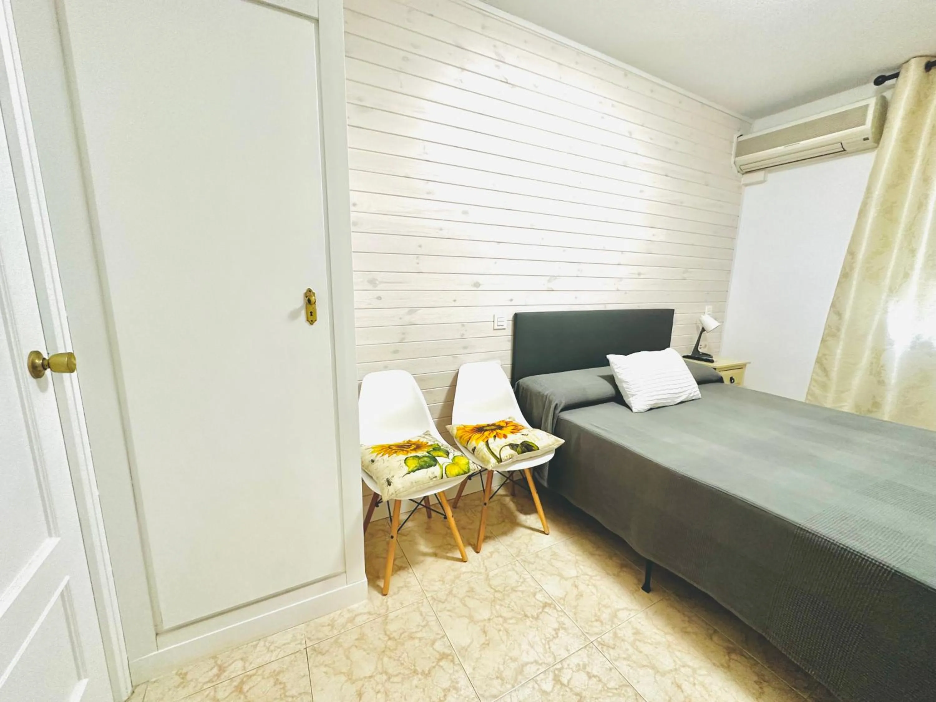 Bed in Hostal La Taberna