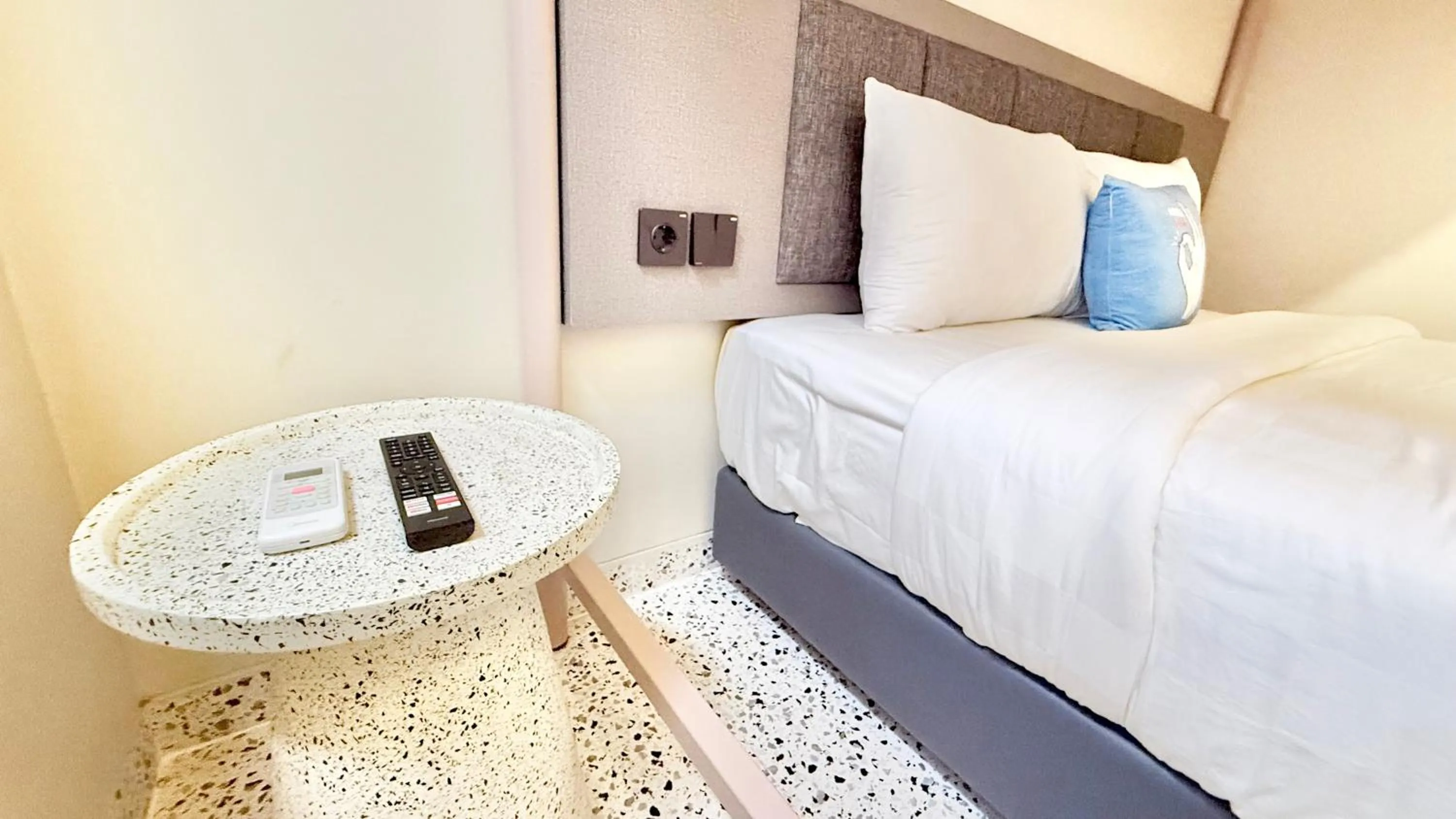 Bed in Hotel WITH OK