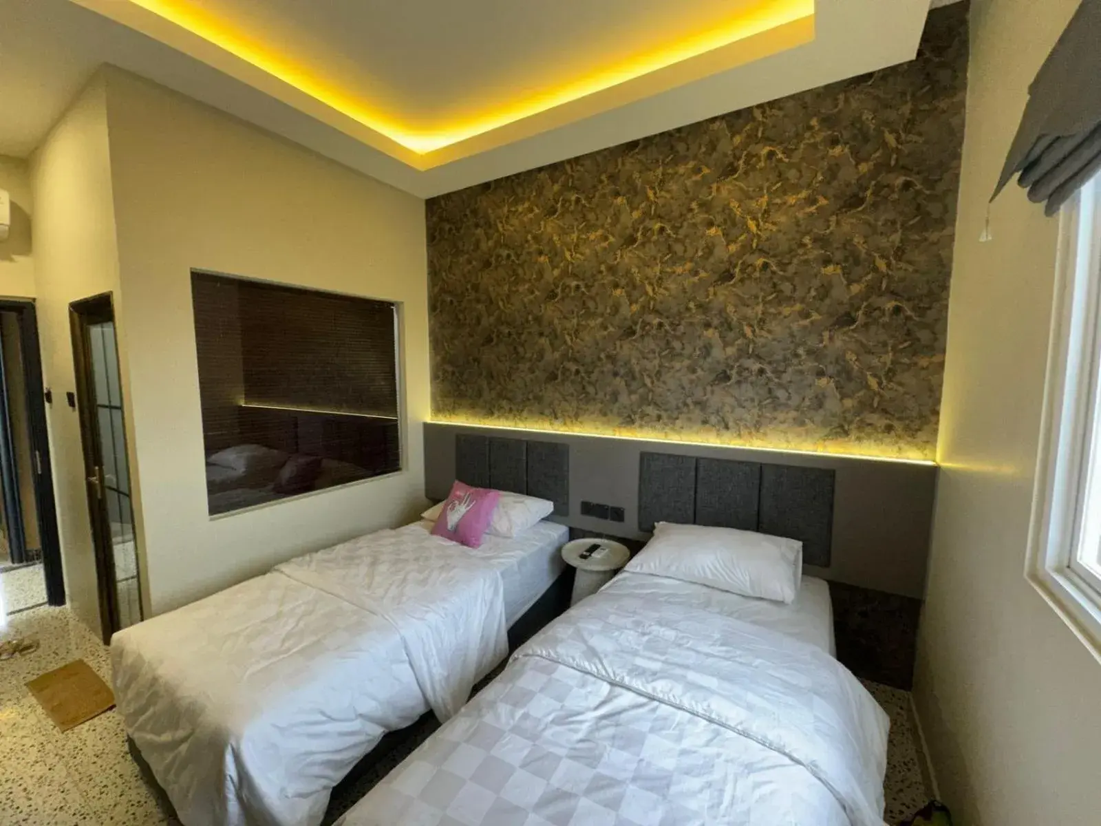 Bed in Hotel WITH OK Bed in Hotel WITH OK