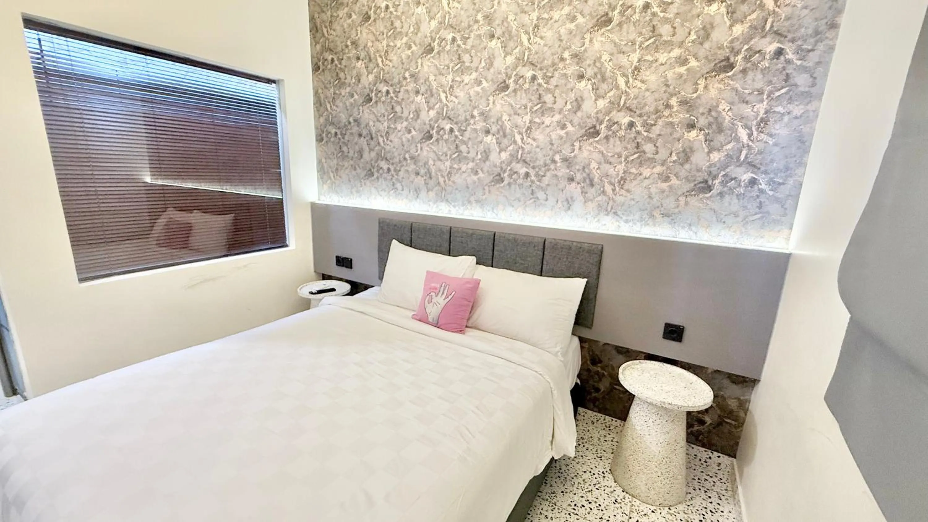 Bed in Hotel WITH OK