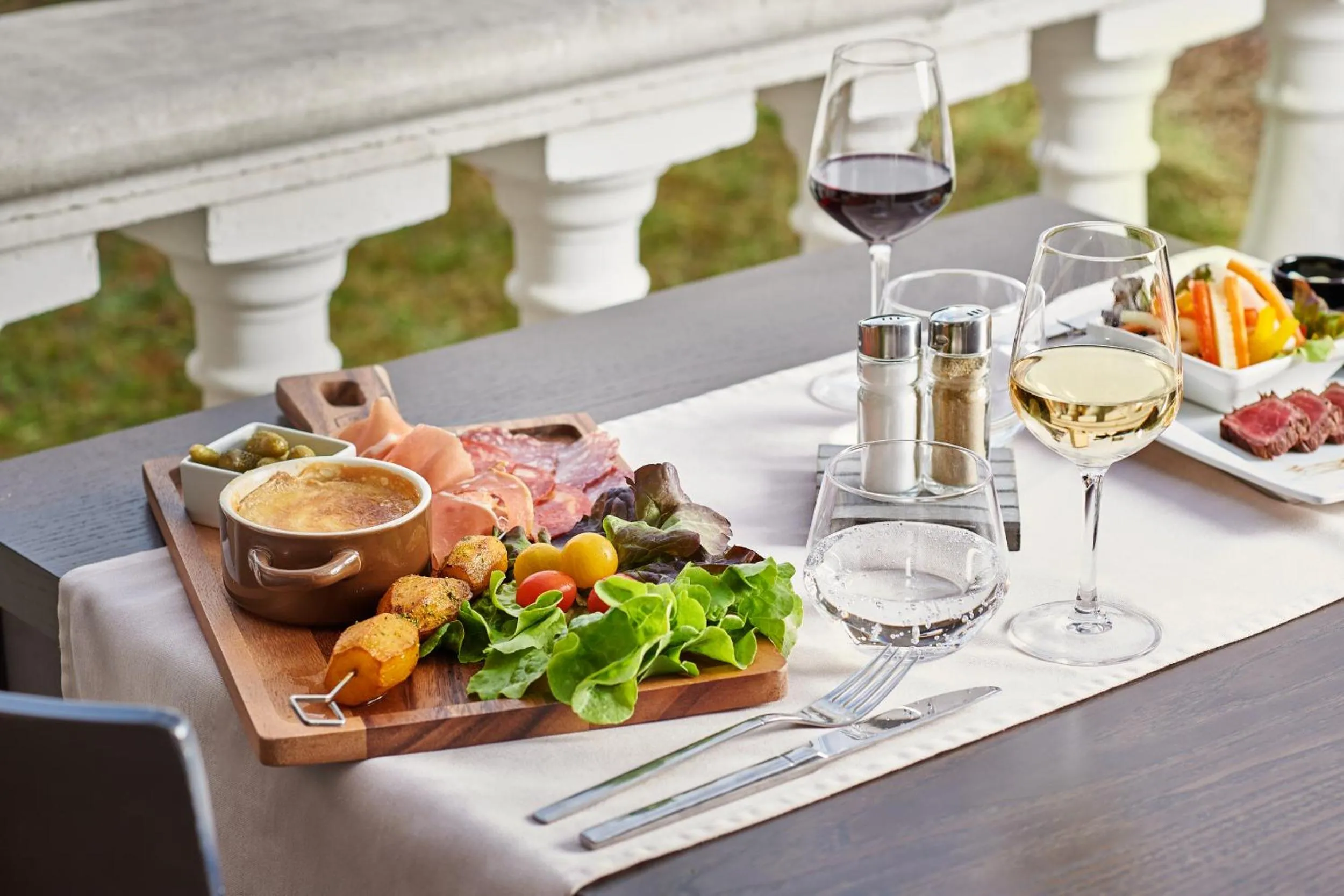 Restaurant/places to eat in Kyriad Sens