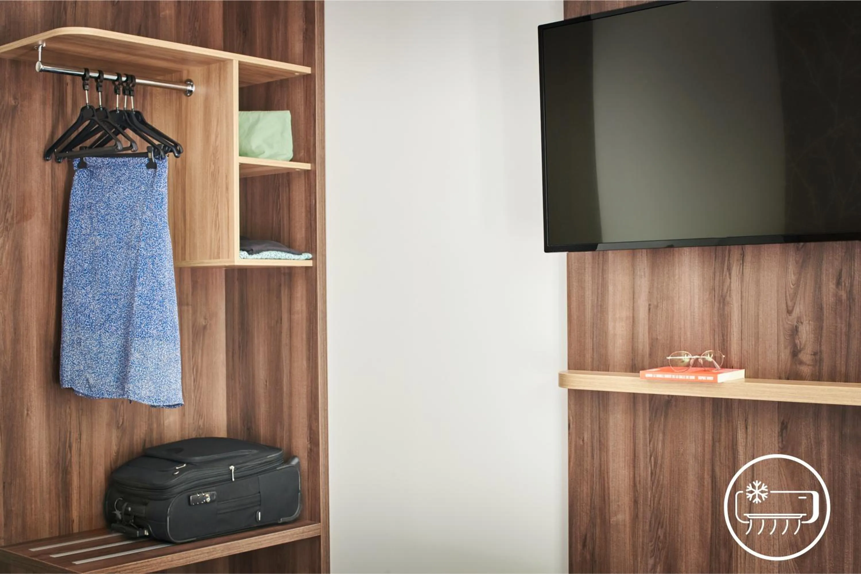 Bedroom in Kyriad Sens