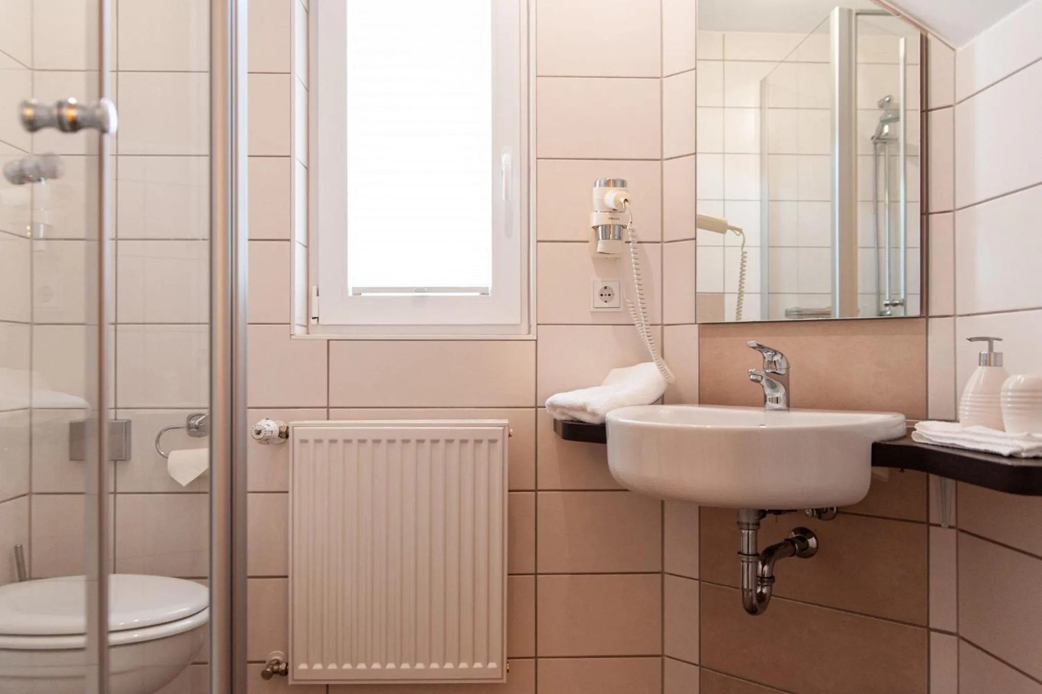 Shower in Forellenhof Wald- und Wiesenquartier