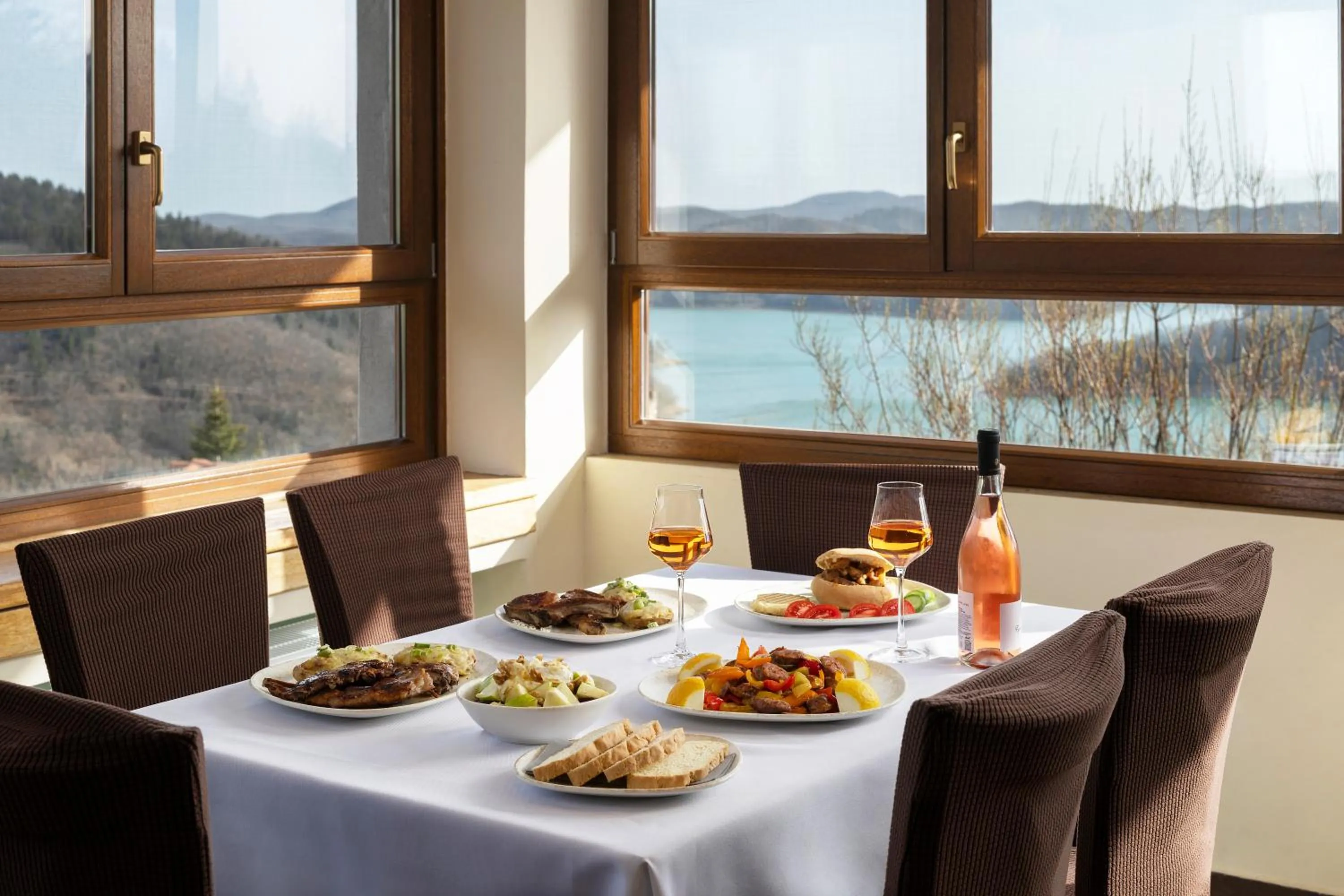 Restaurant/places to eat in Ktima Alonaki