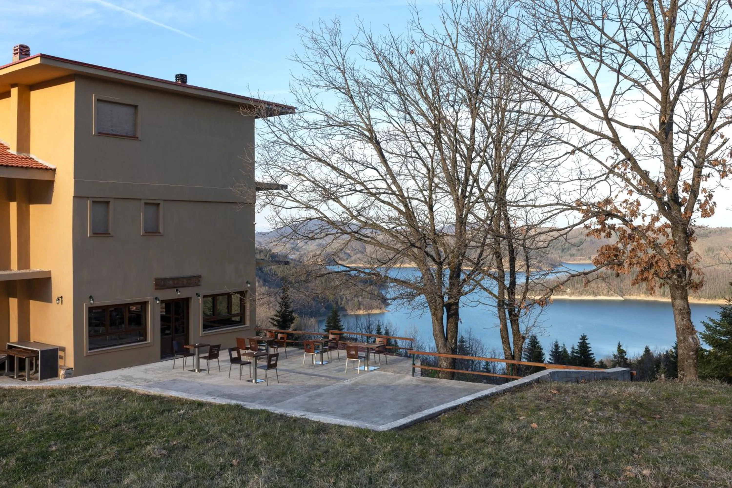 Property building in Ktima Alonaki