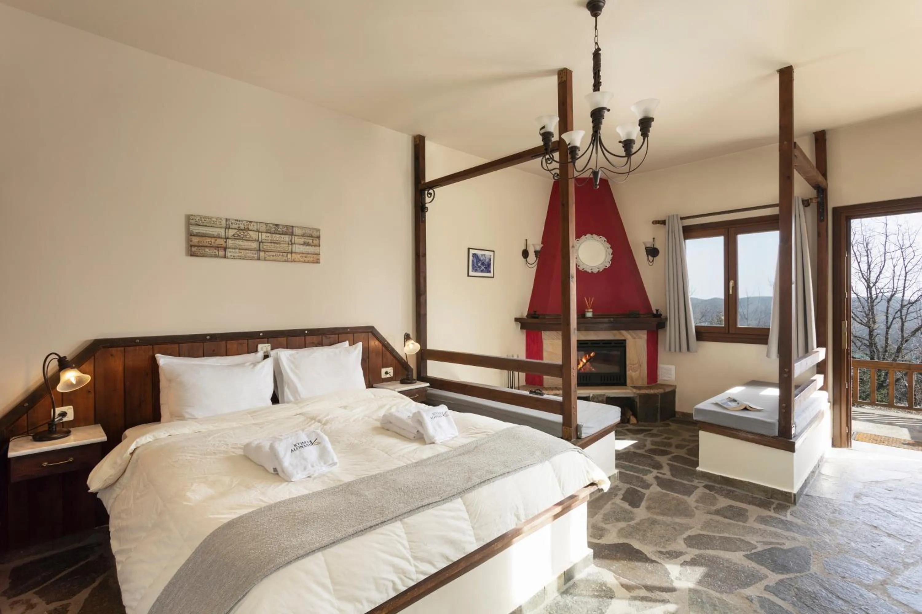 View (from property/room), Bed in Ktima Alonaki