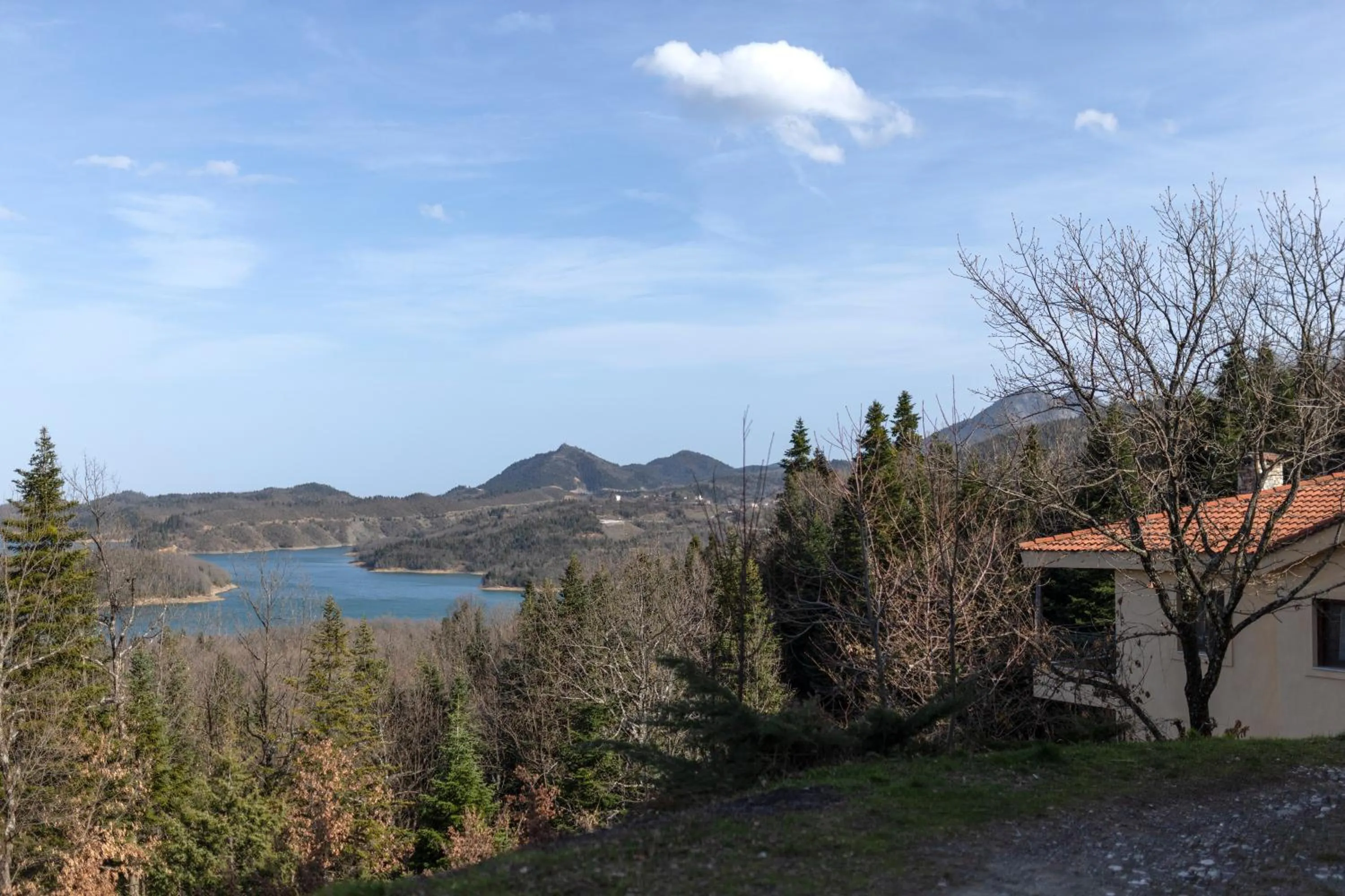 Property building in Ktima Alonaki