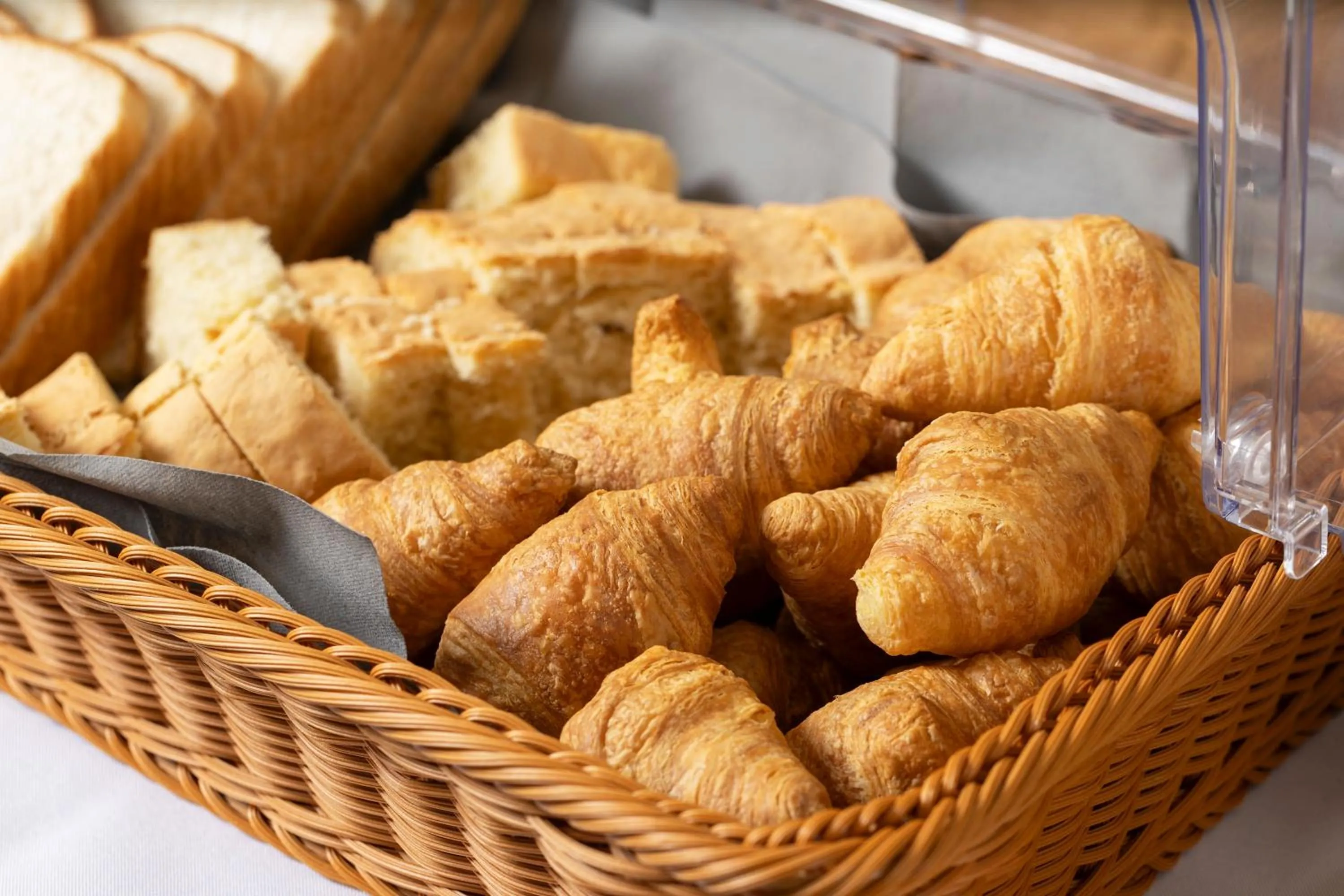 Buffet breakfast in Ktima Alonaki