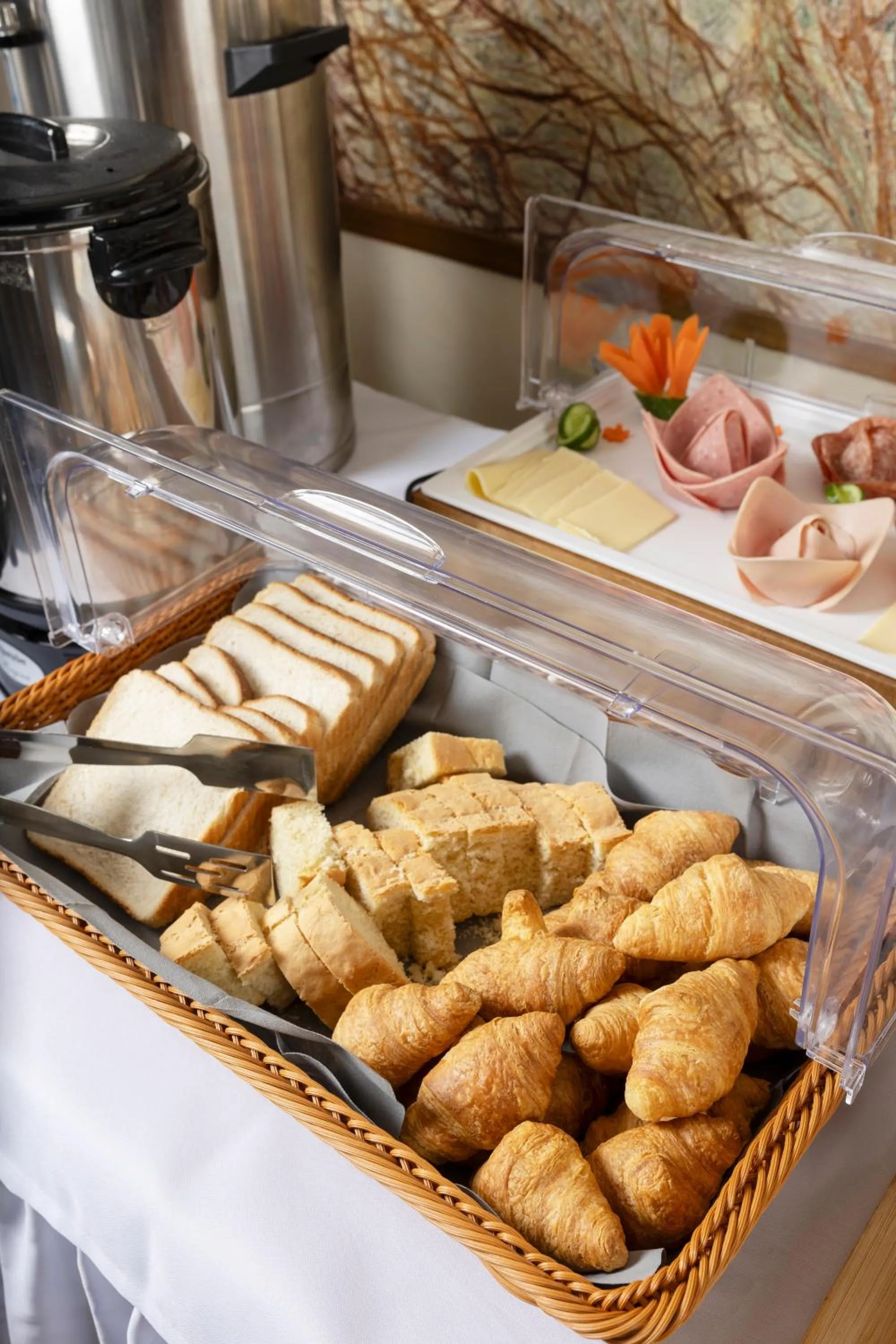 Buffet breakfast in Ktima Alonaki