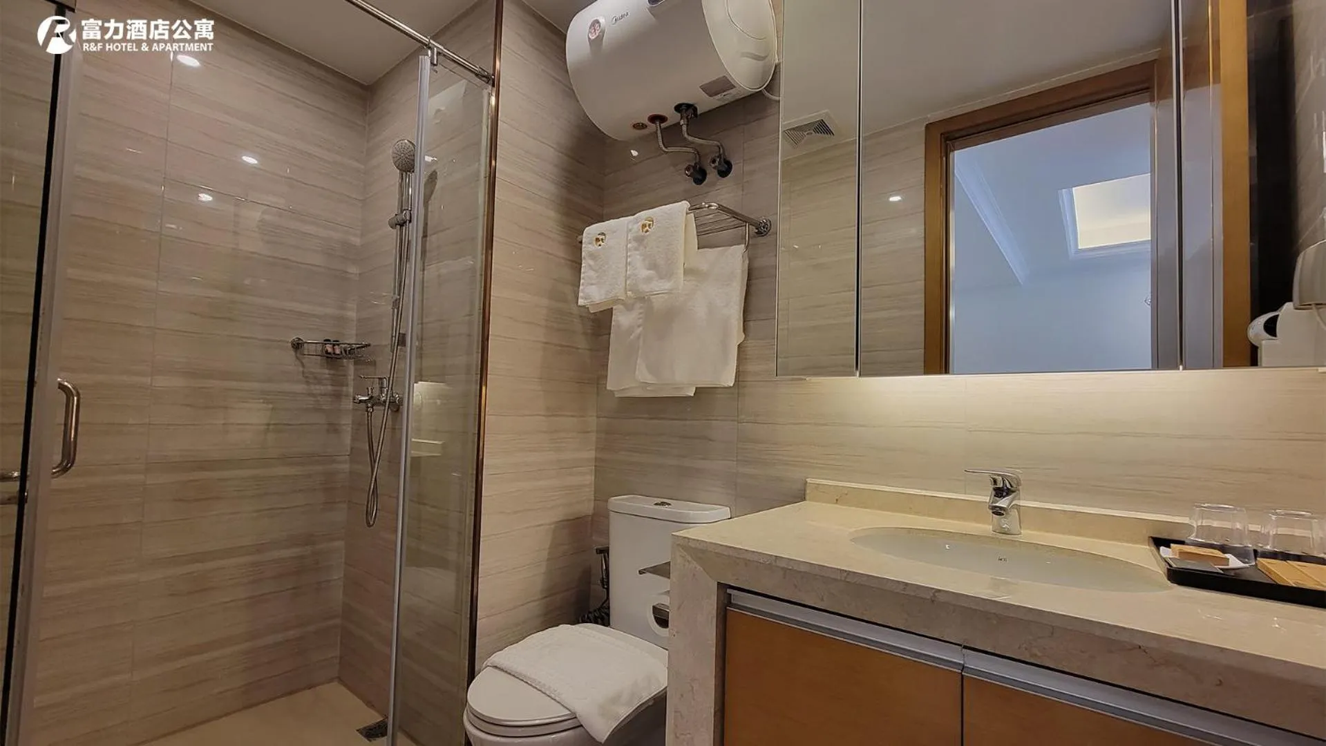 Bathroom in R&F Hotel and Apartment