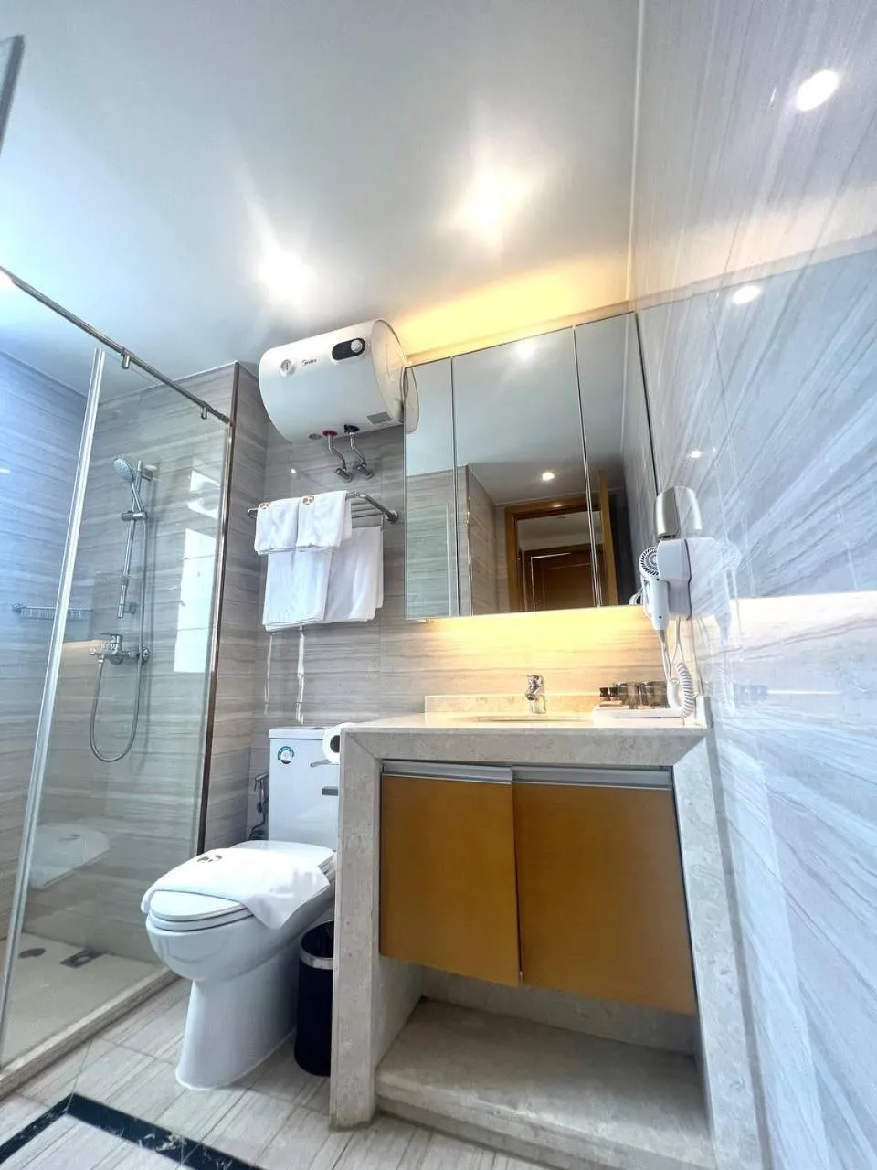 Bathroom in R&F Hotel and Apartment
