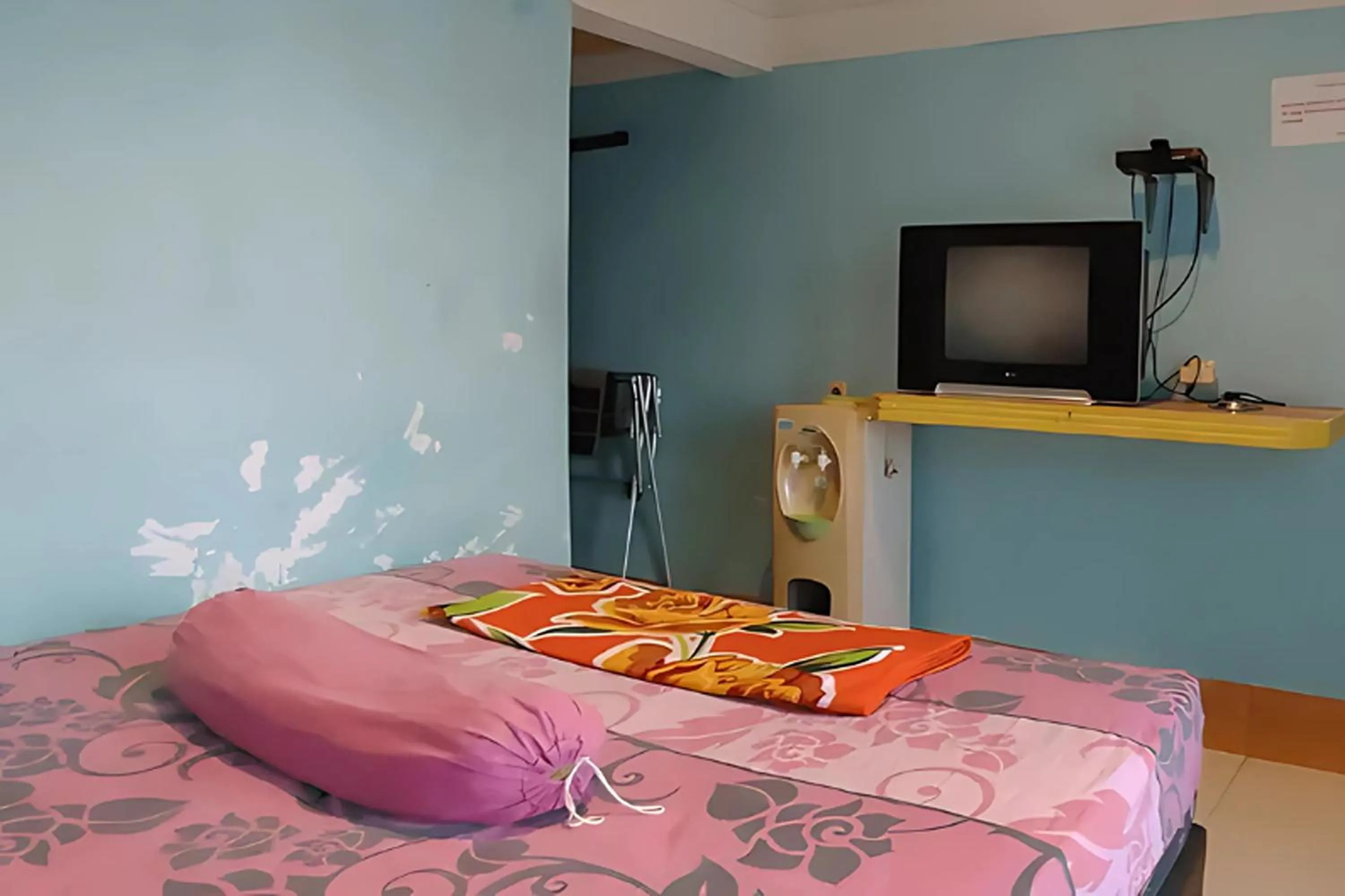 TV and multimedia, Bed in Hotel Malinda Pangandaran