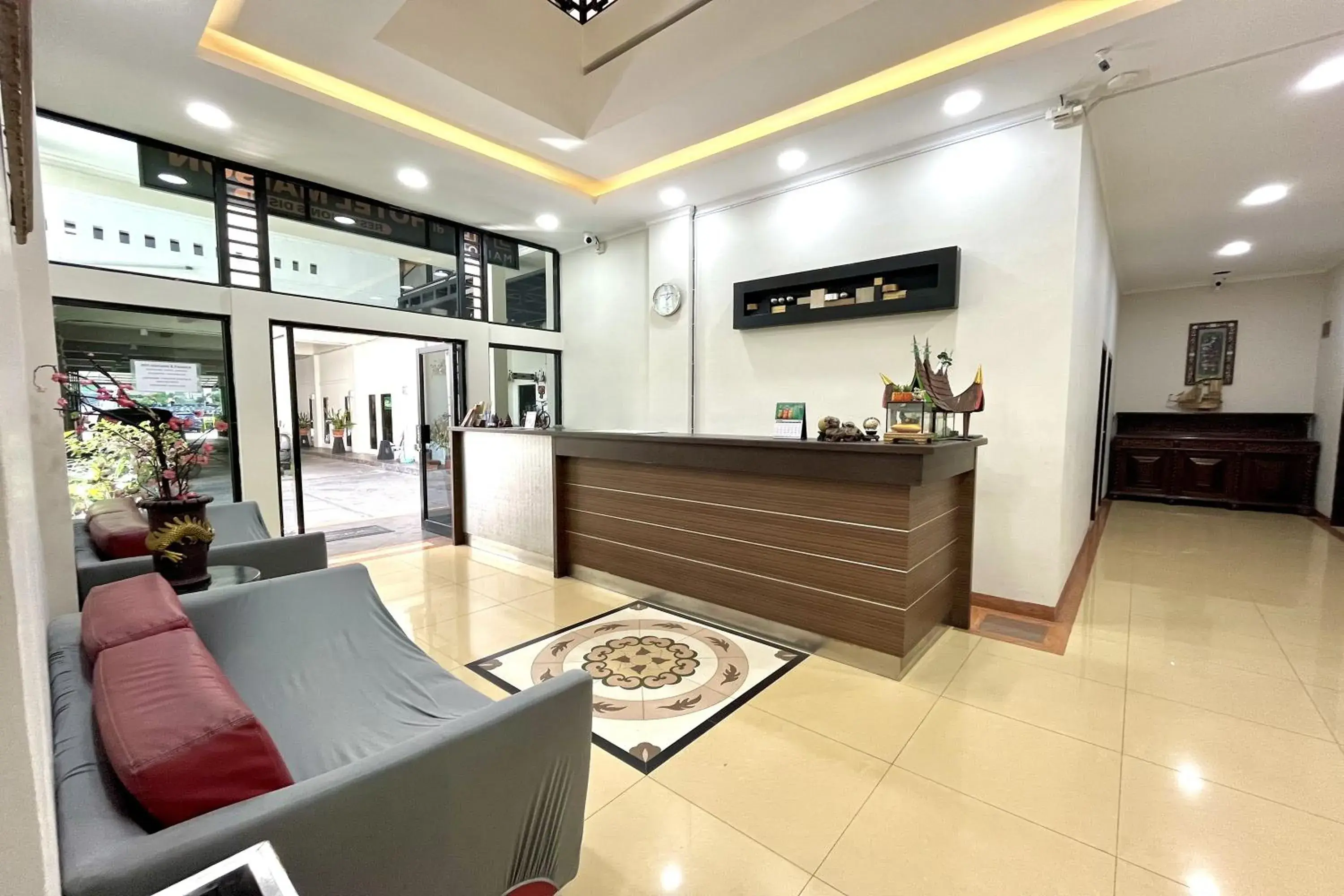 Lobby or reception in Maison Hotel Bukittinggi Lobby or reception in Maison Hotel Bukittinggi