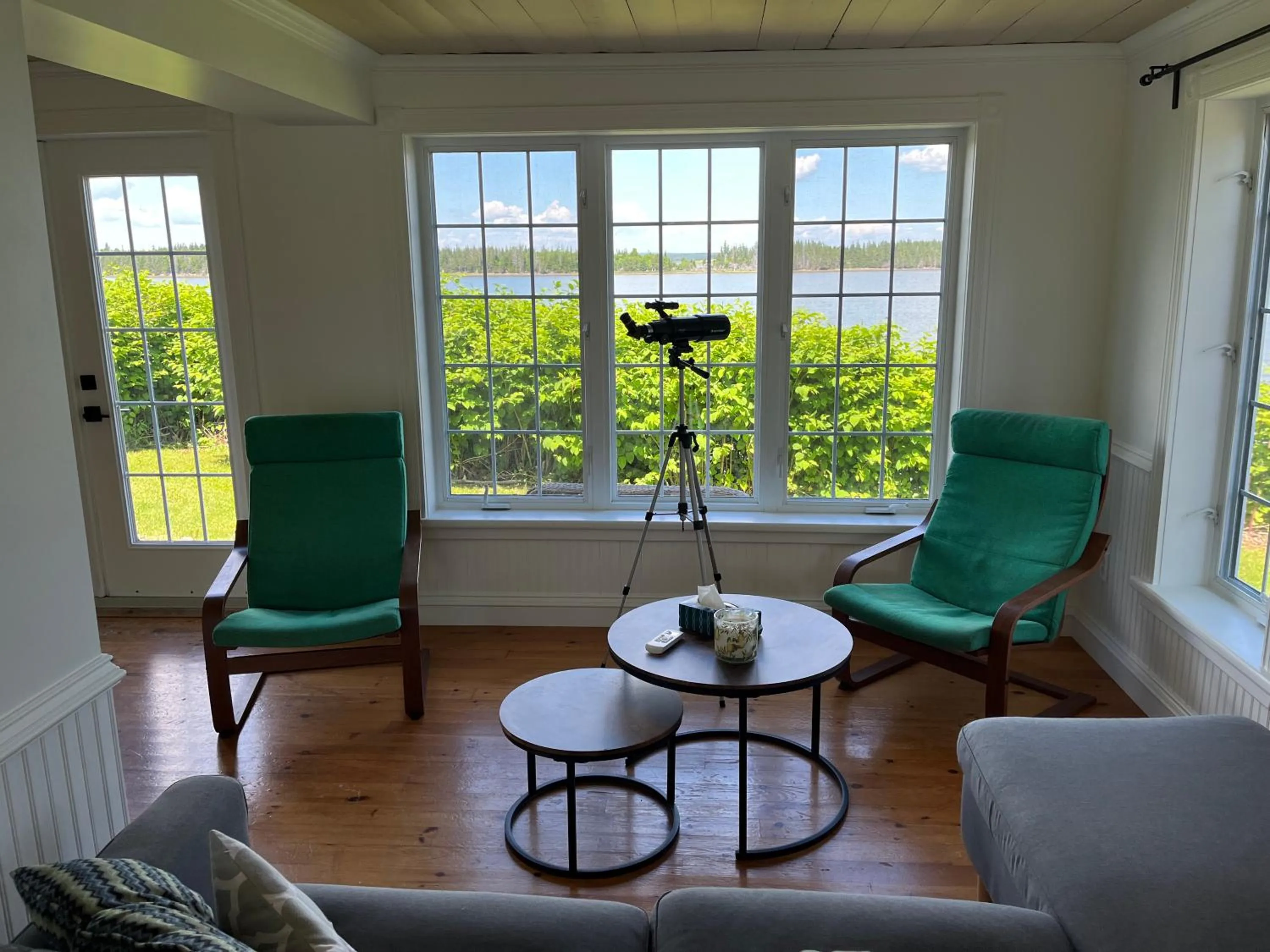 Groundswell Pub & Inn