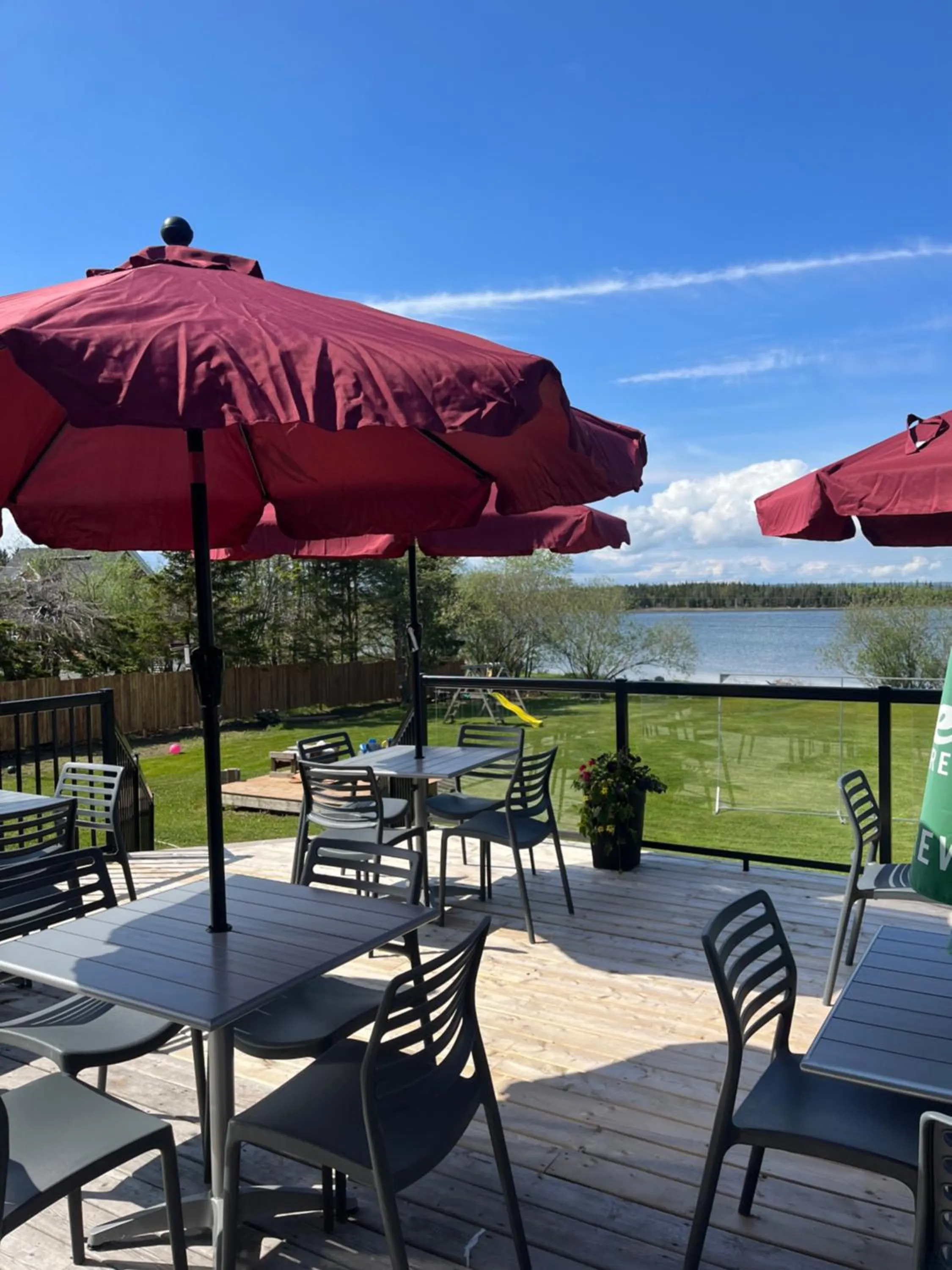 Groundswell Pub & Inn