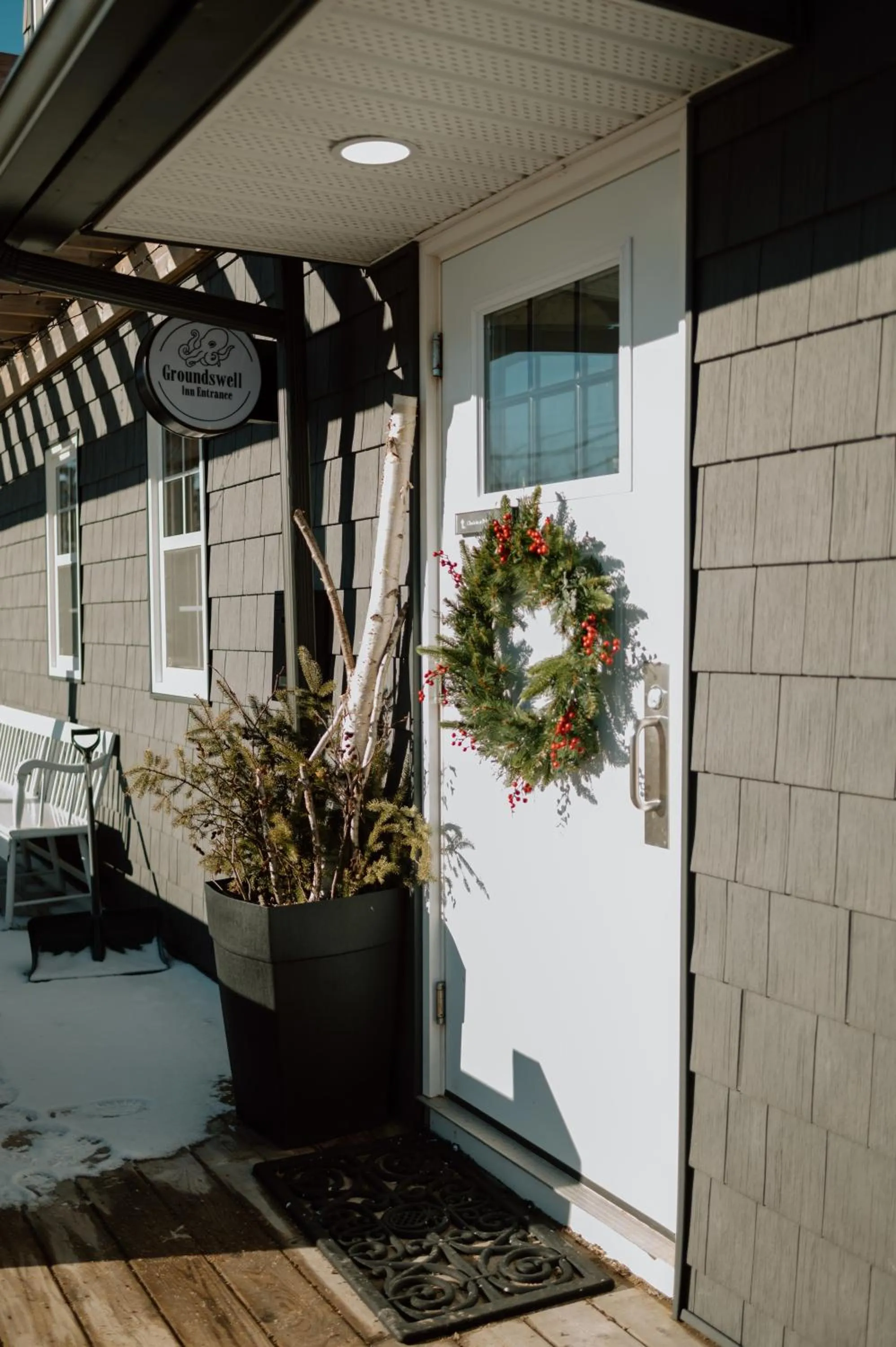 Groundswell Pub & Inn