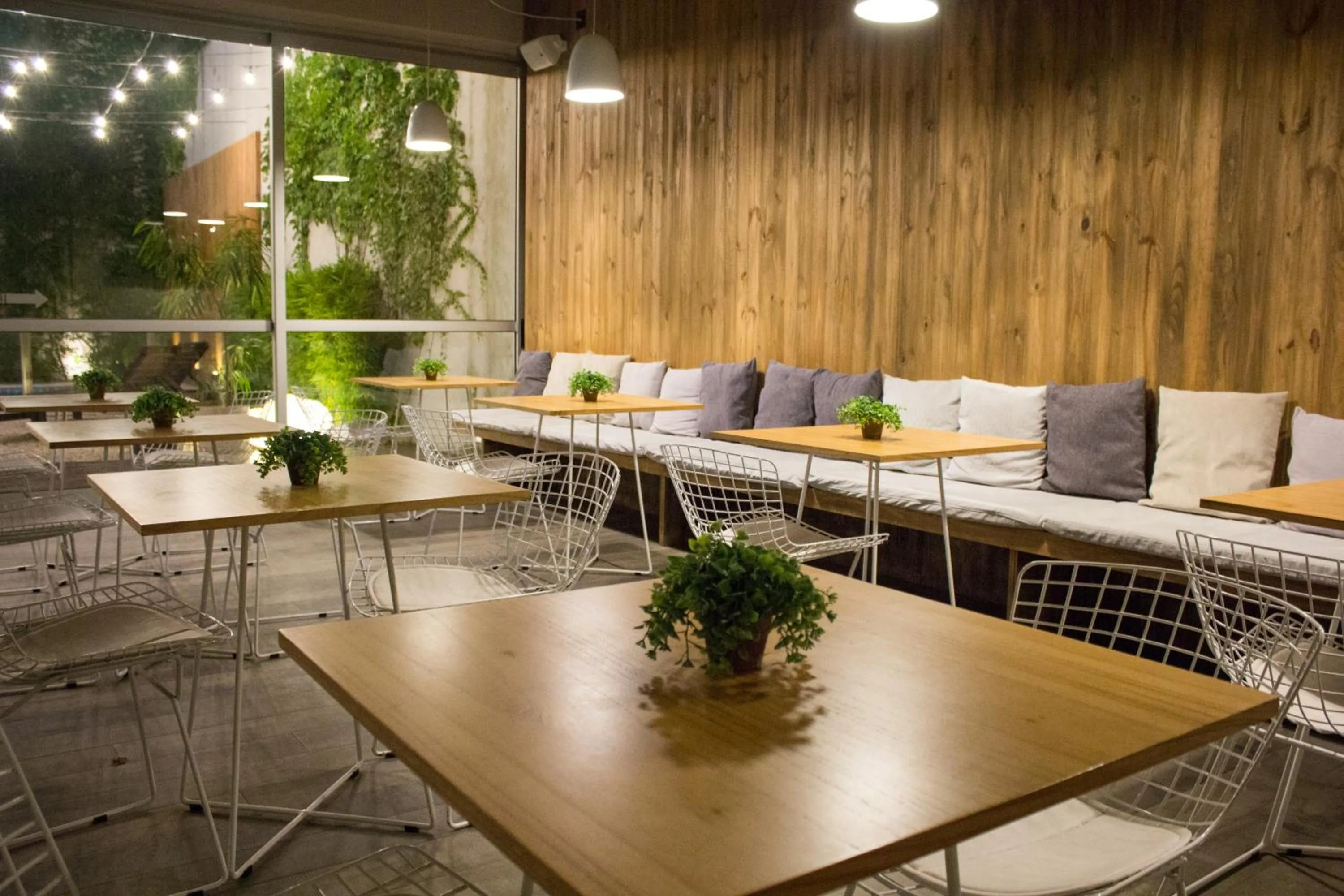 Lounge or bar in Lemon Suites