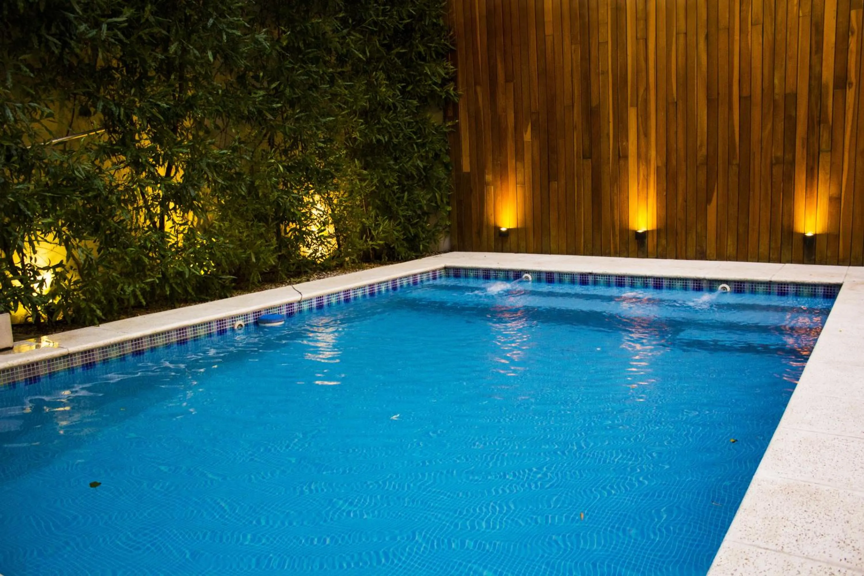 Swimming pool in Lemon Suites