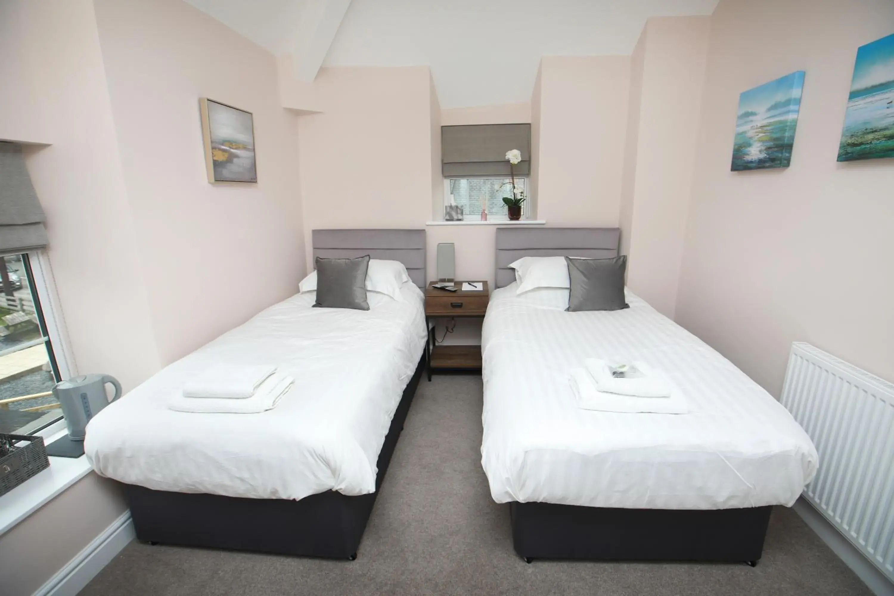 Standard Twin Room in OYO Glyn Valley Hotel Standard Twin Room in OYO Glyn Valley Hotel