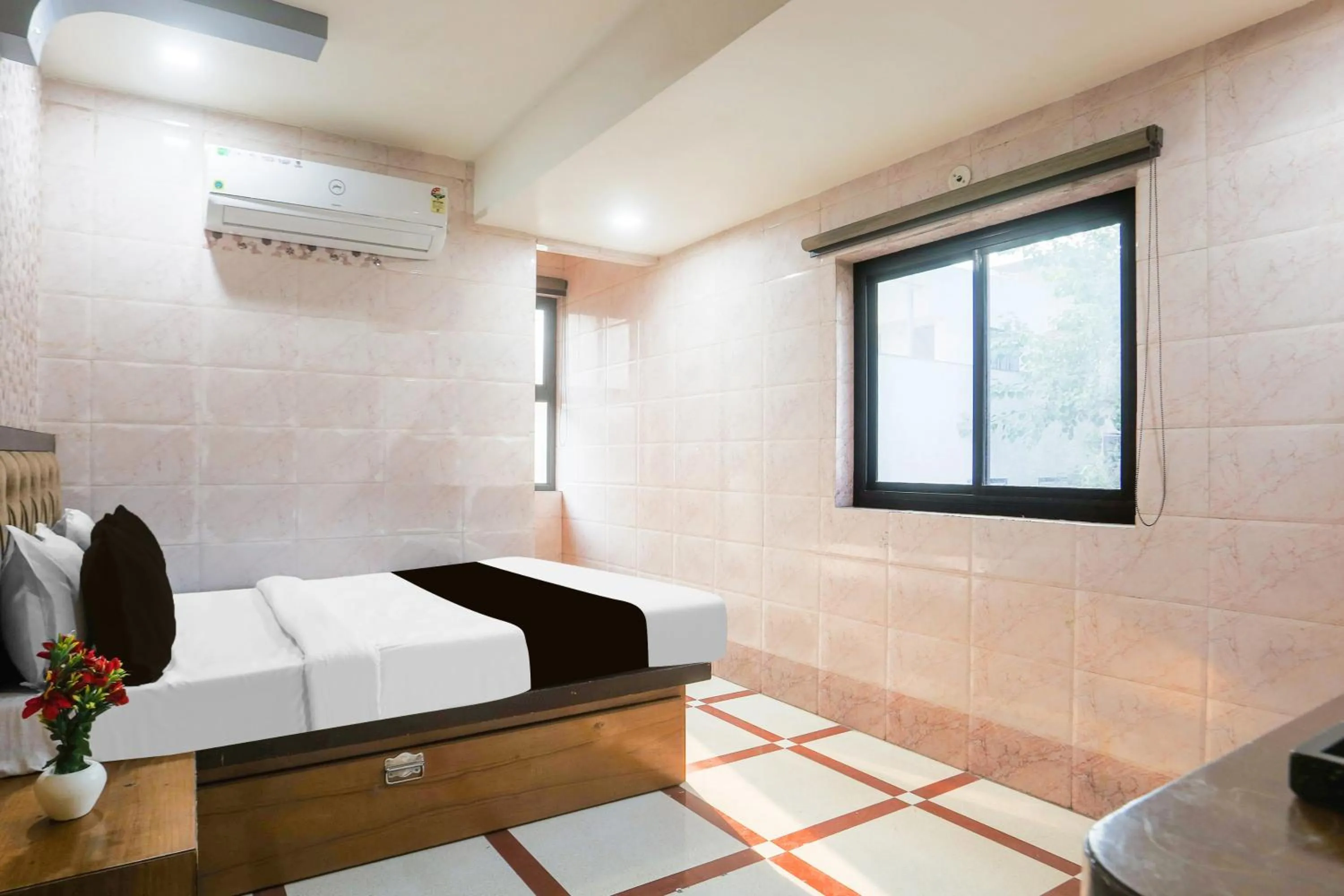 Bedroom, Bed in Hotel O Parao Formerly Cozy Inn