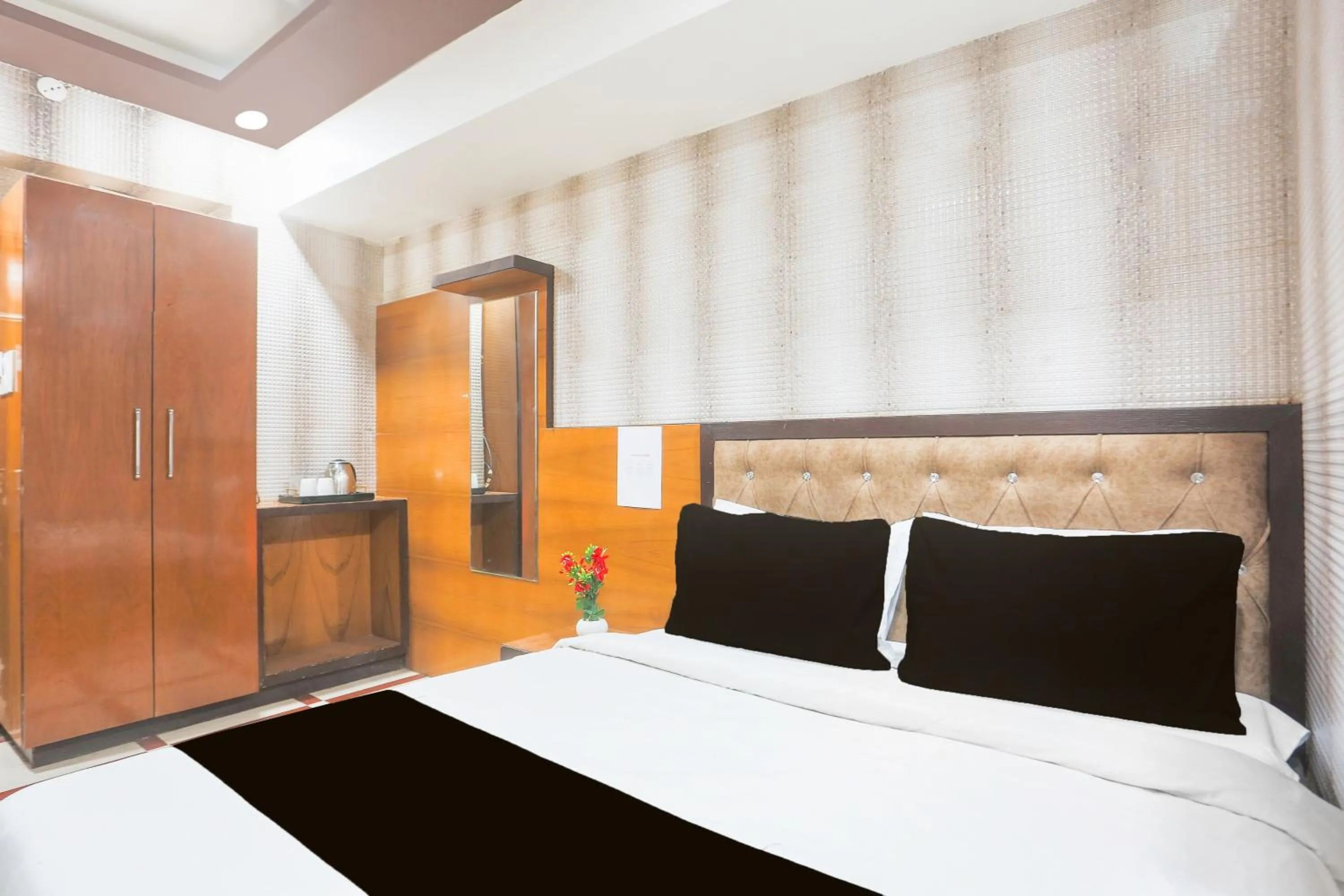 Bedroom, Bed in Hotel O Parao Formerly Cozy Inn
