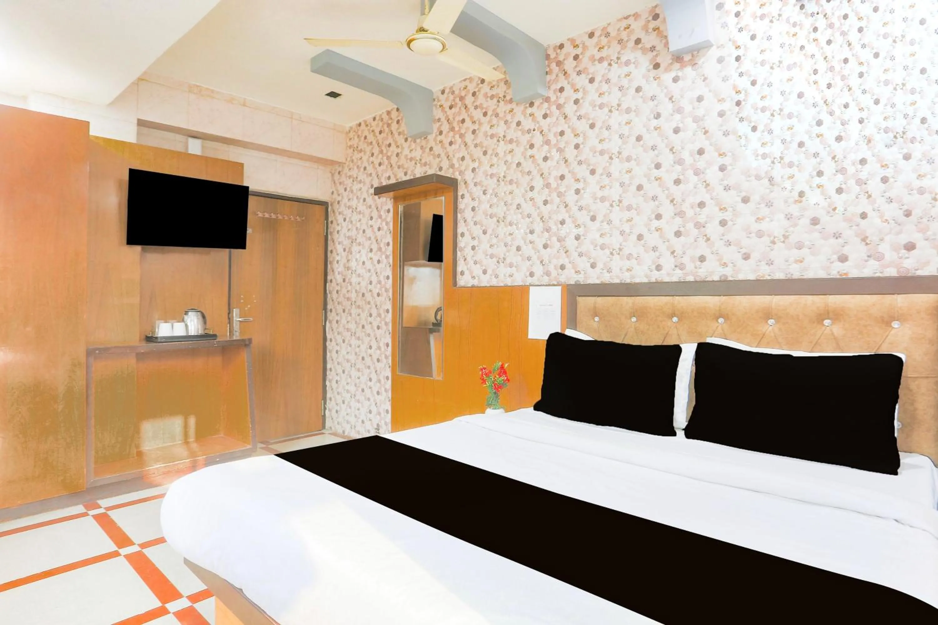 Bedroom, Bed in Hotel O Parao Formerly Cozy Inn