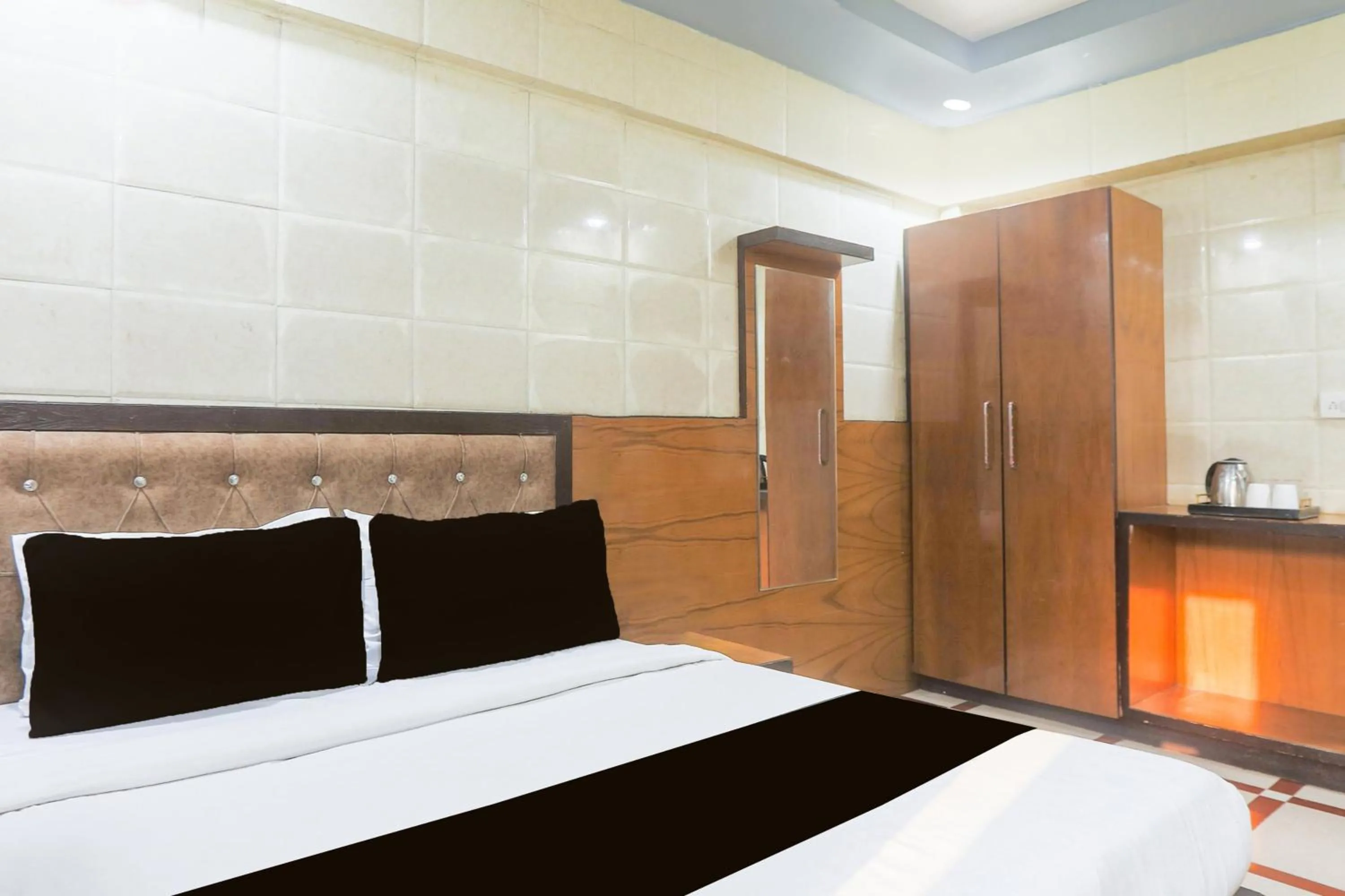 Bedroom, Bed in Hotel O Parao Formerly Cozy Inn