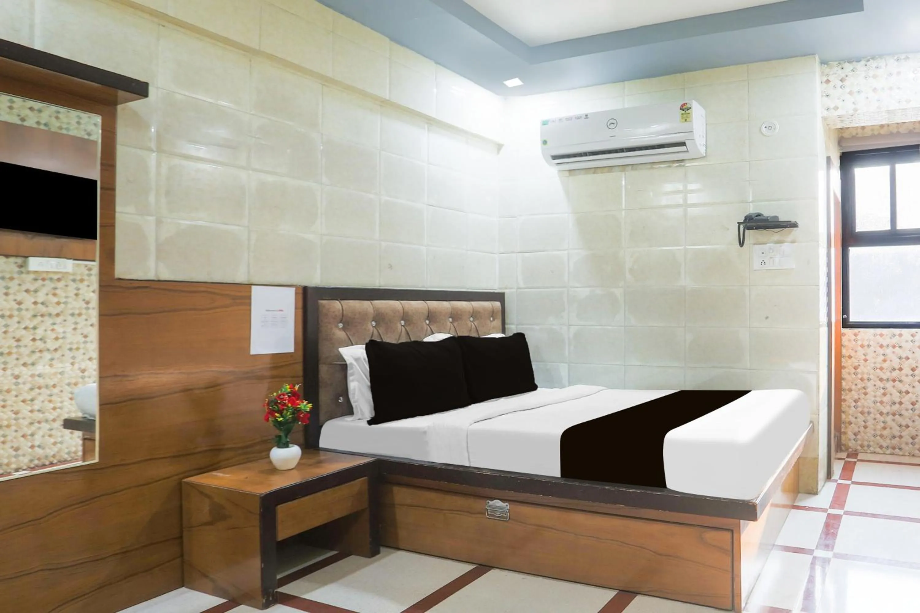 Bedroom, Bed in Hotel O Parao Formerly Cozy Inn