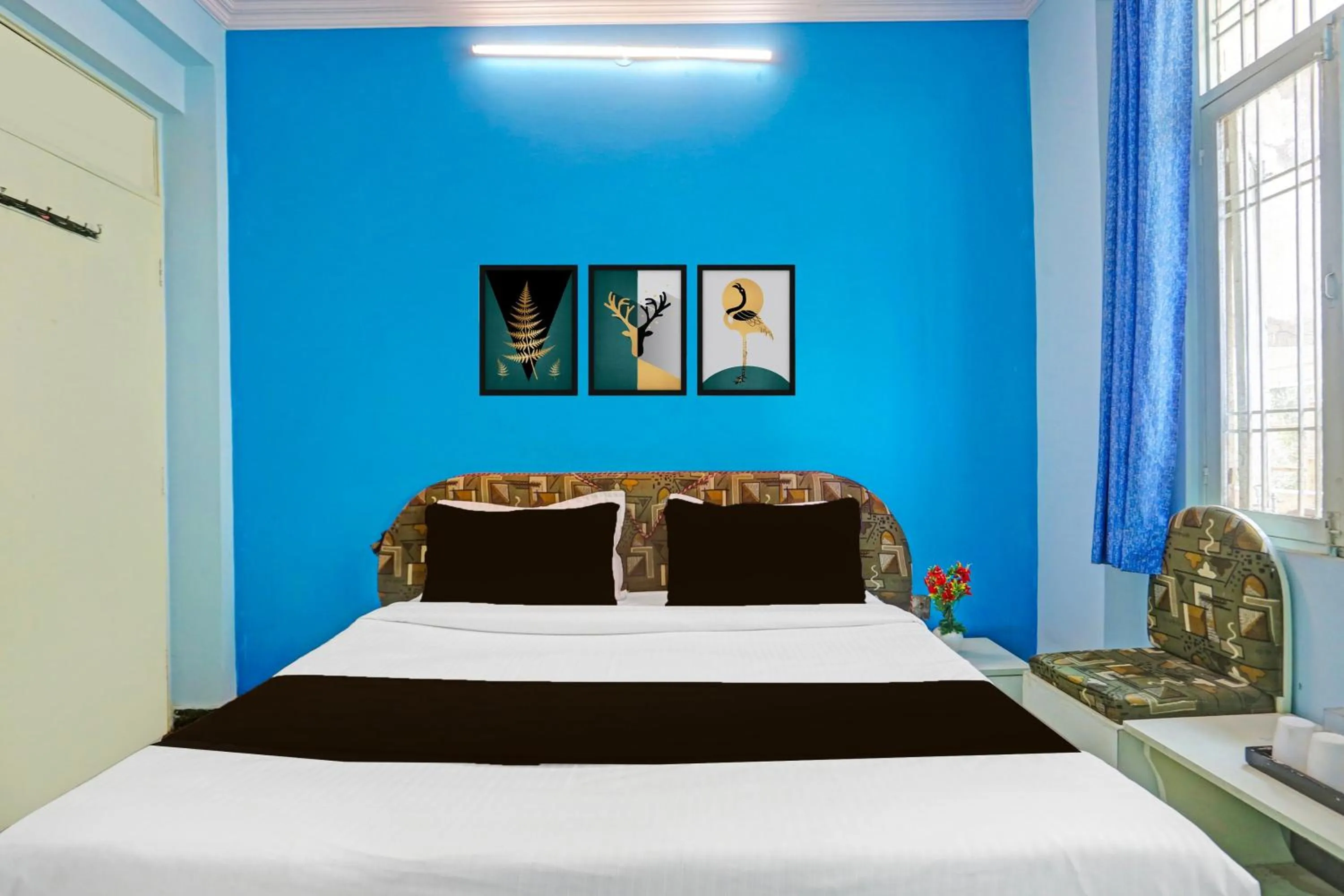 Bedroom, Bed in Super Collection O Bani Park Near Collectorate Circle Formerly Anuja Palace