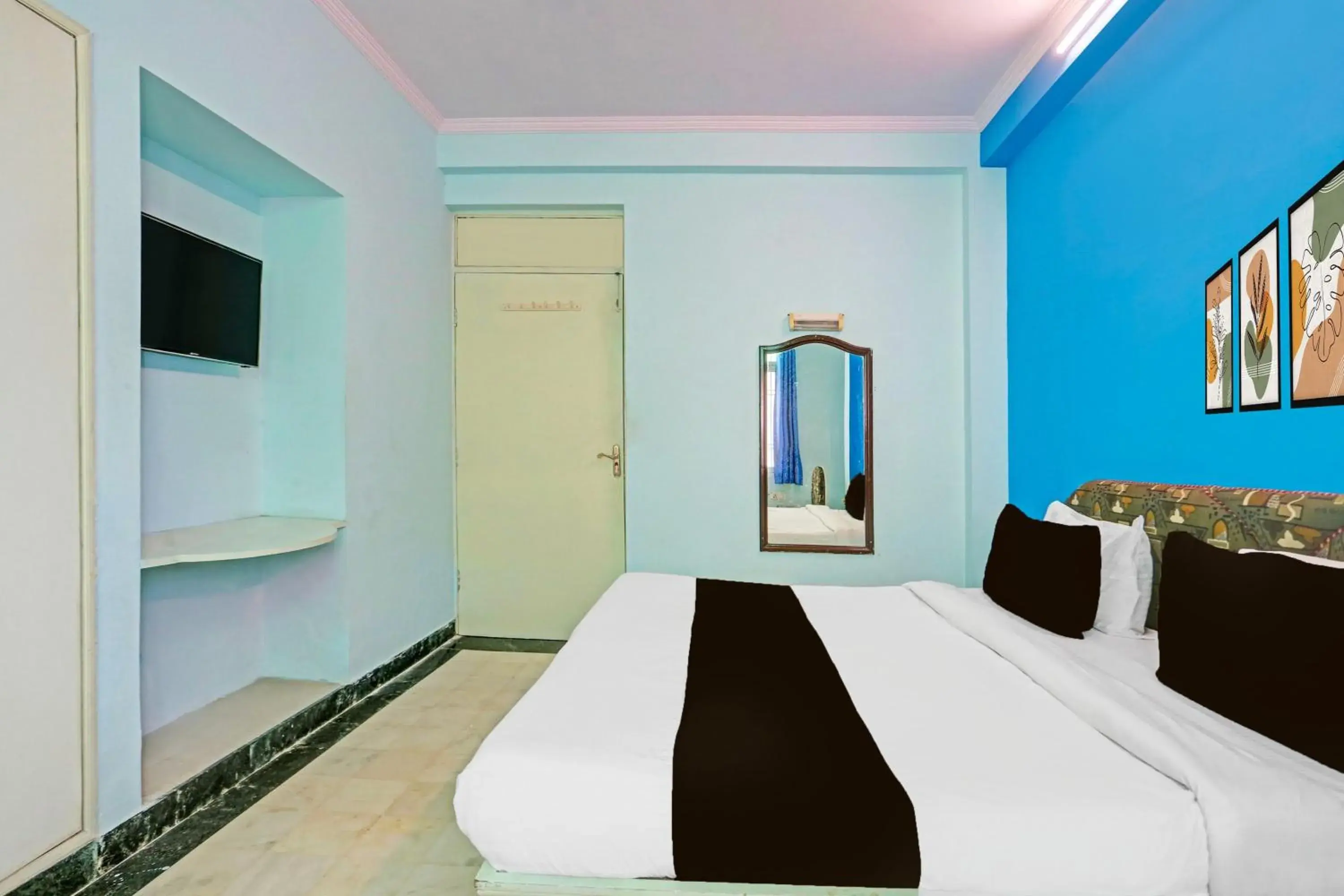 Bedroom, Bed in Collection O Bani Park Near Collectorate Circle Formerly Anuja Palace Bedroom, Bed in Collection O Bani Park Near Collectorate Circle Formerly Anuja Palace