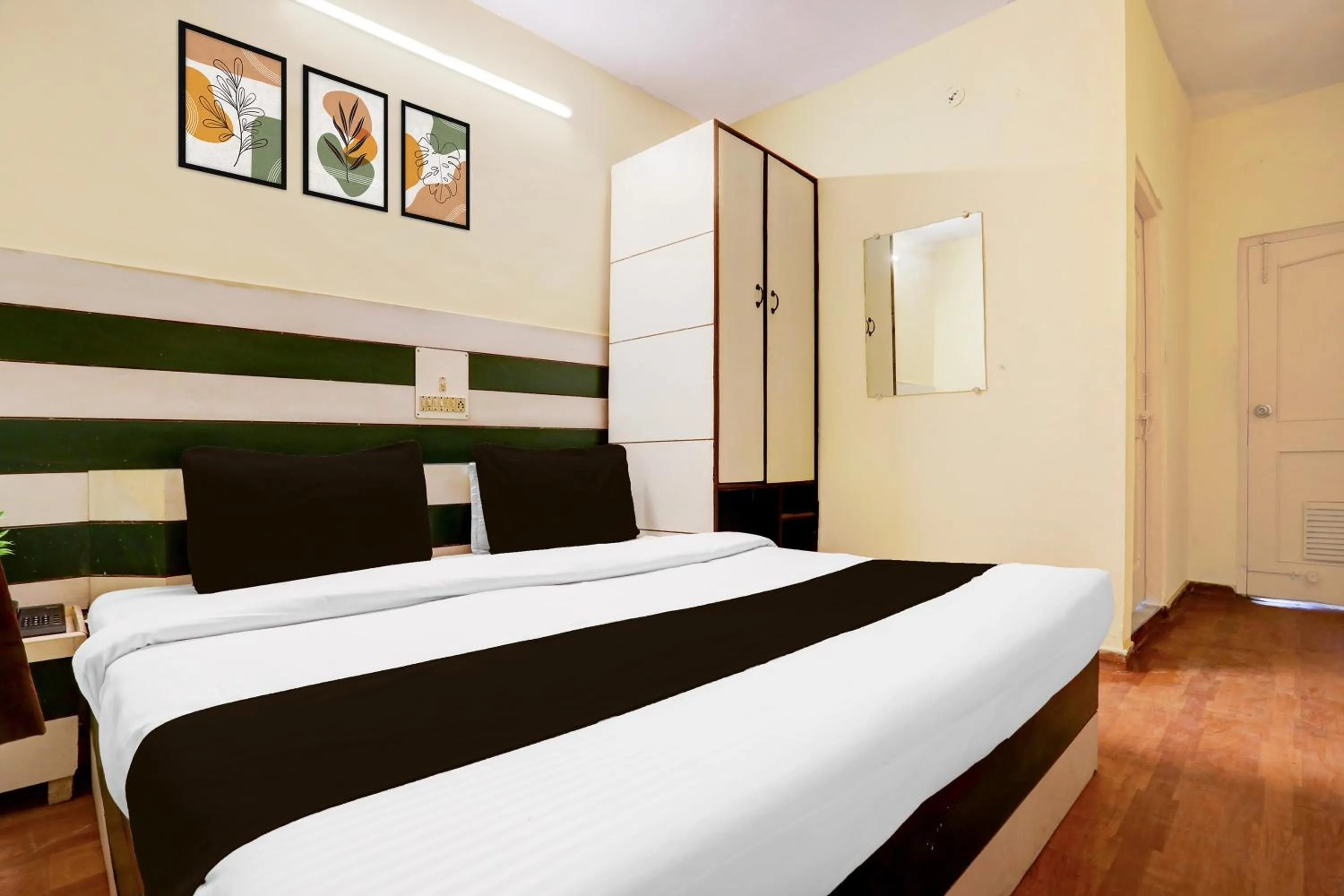 Bedroom, Bed in Collection O Lashkar Gwalior formerly Hotel Banjara