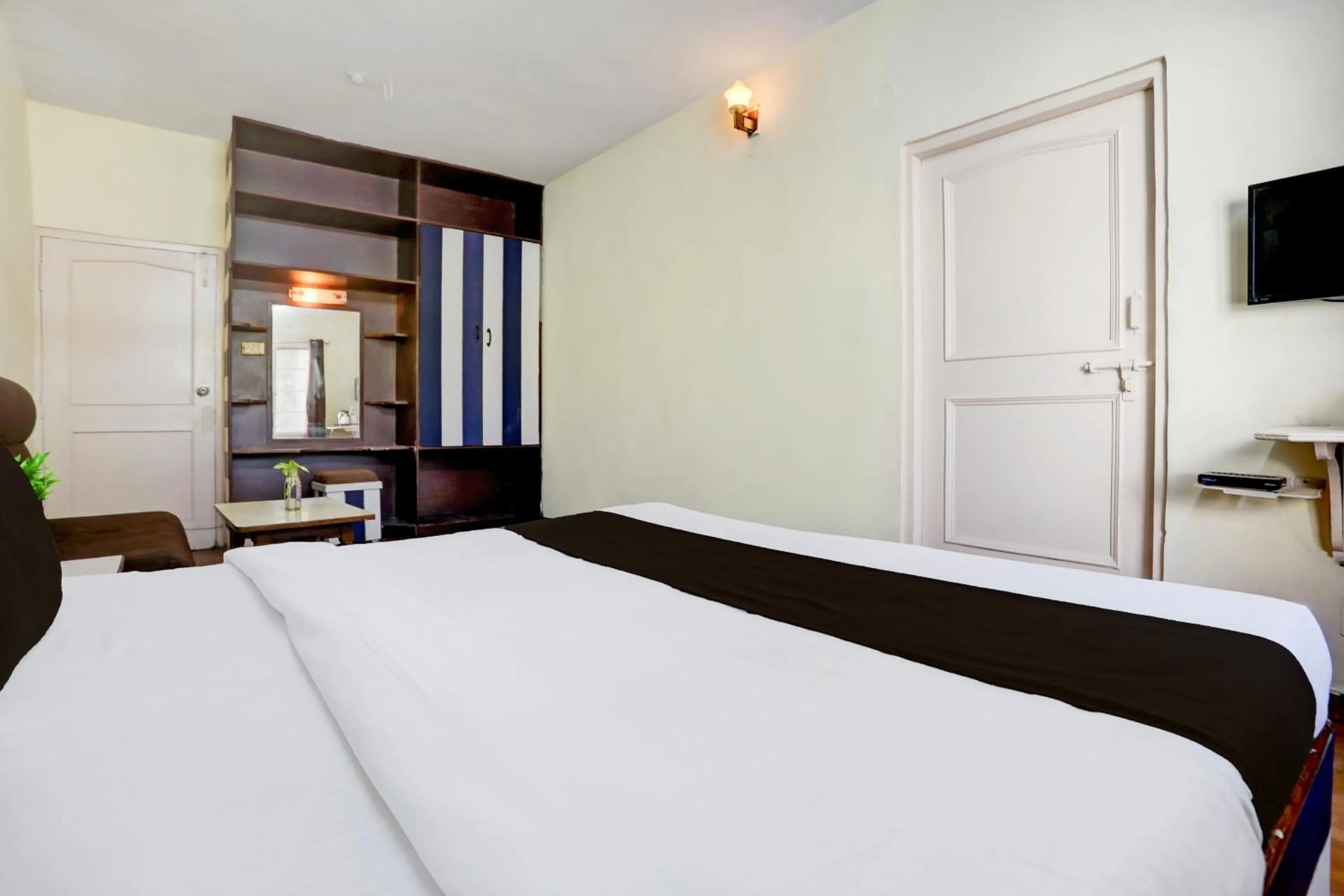 Bedroom, Bed in Collection O Lashkar Gwalior formerly Hotel Banjara