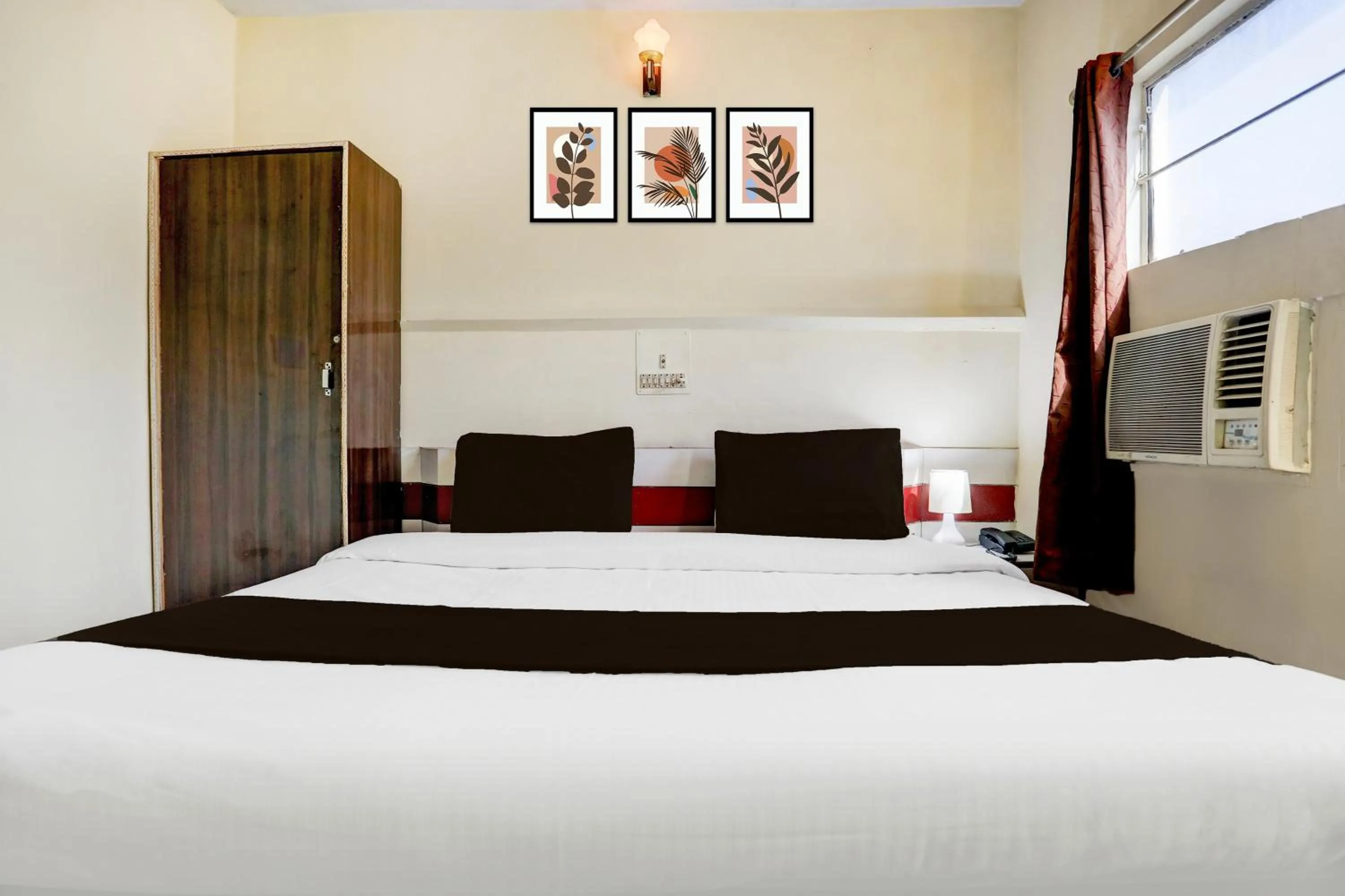 Bedroom, Bed in Collection O Lashkar Gwalior formerly Hotel Banjara