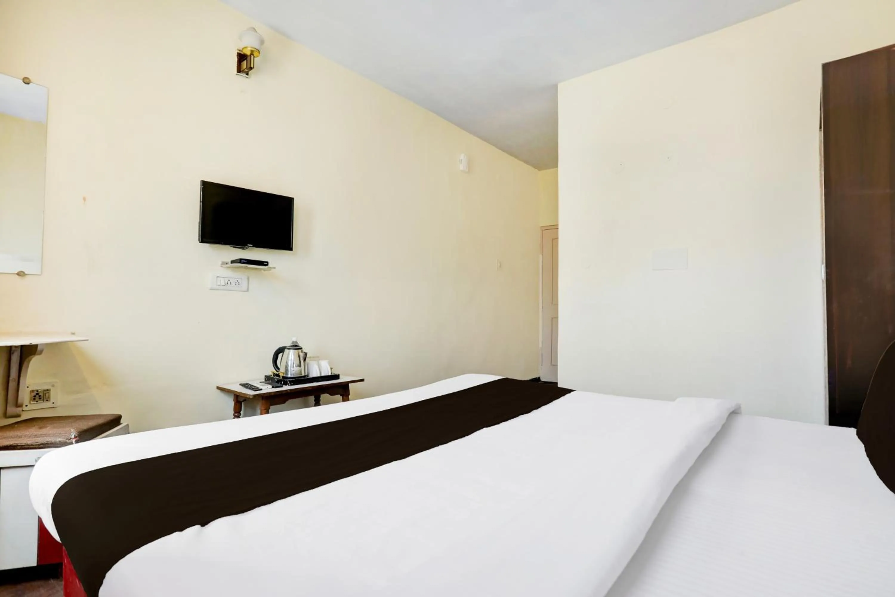 Bedroom, Bed in Collection O Lashkar Gwalior formerly Hotel Banjara