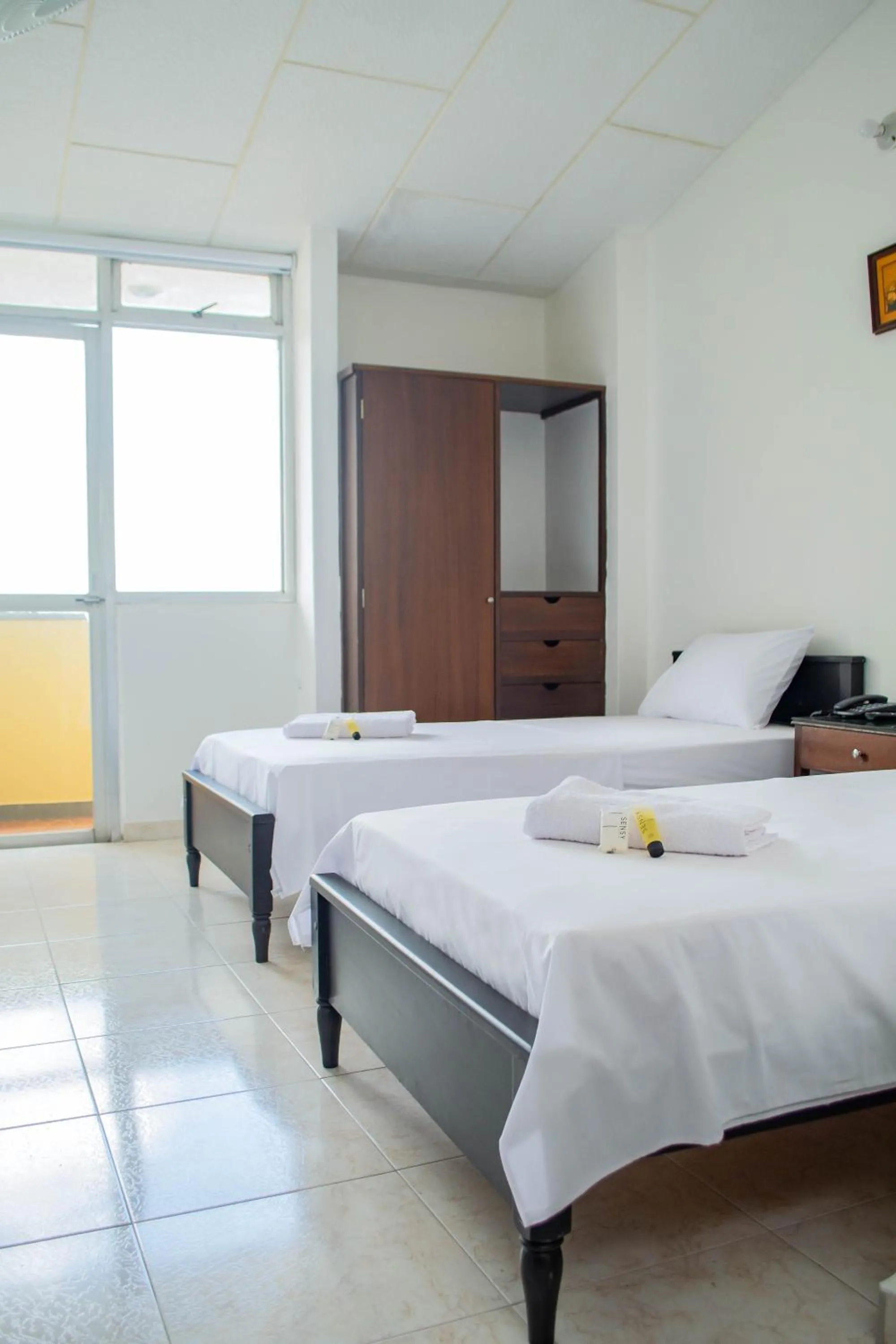 room service, Bed in Hotel Centauros del Llano