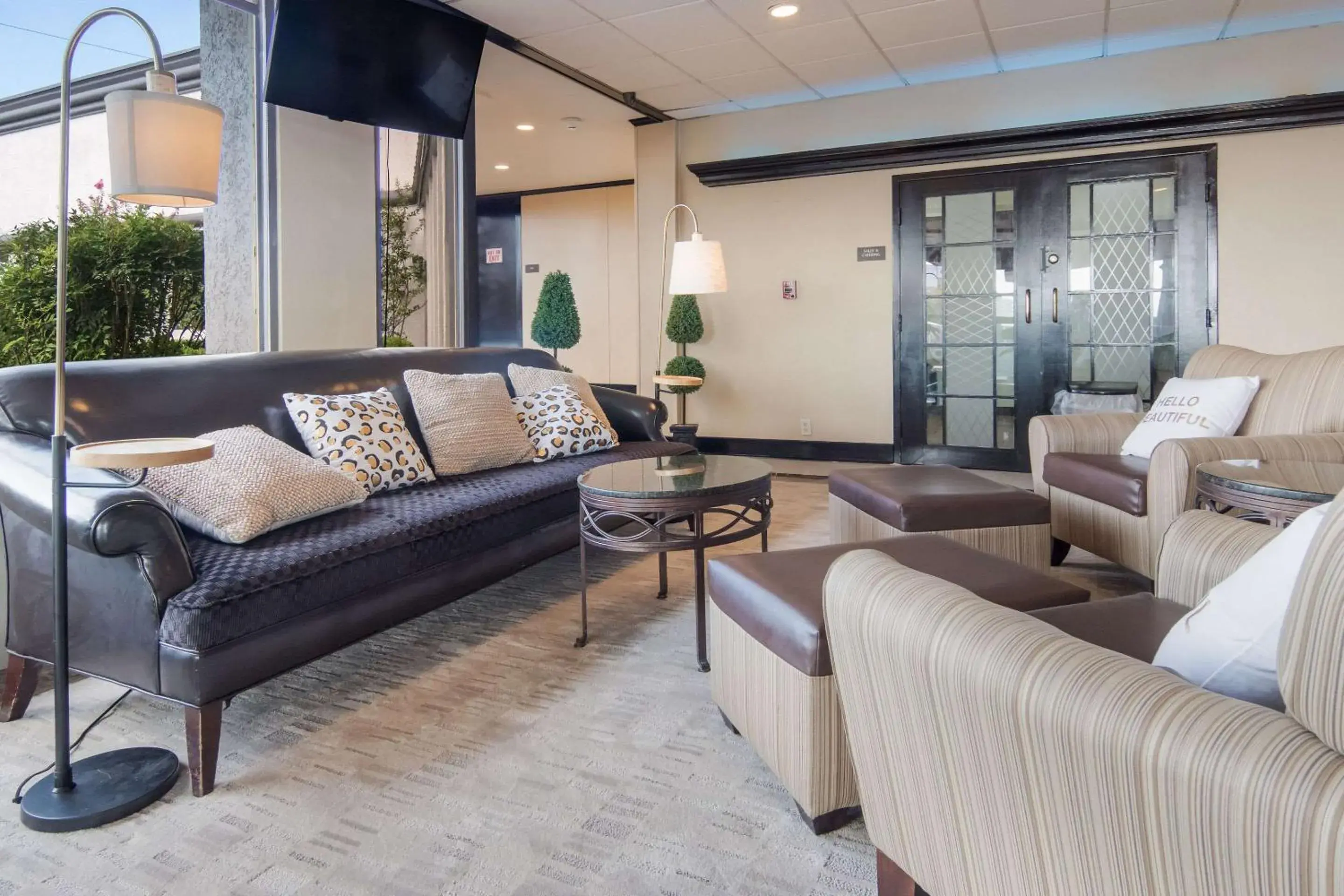 Lobby or reception in Capital O Duncanville Tx Lobby or reception in Capital O Duncanville Tx