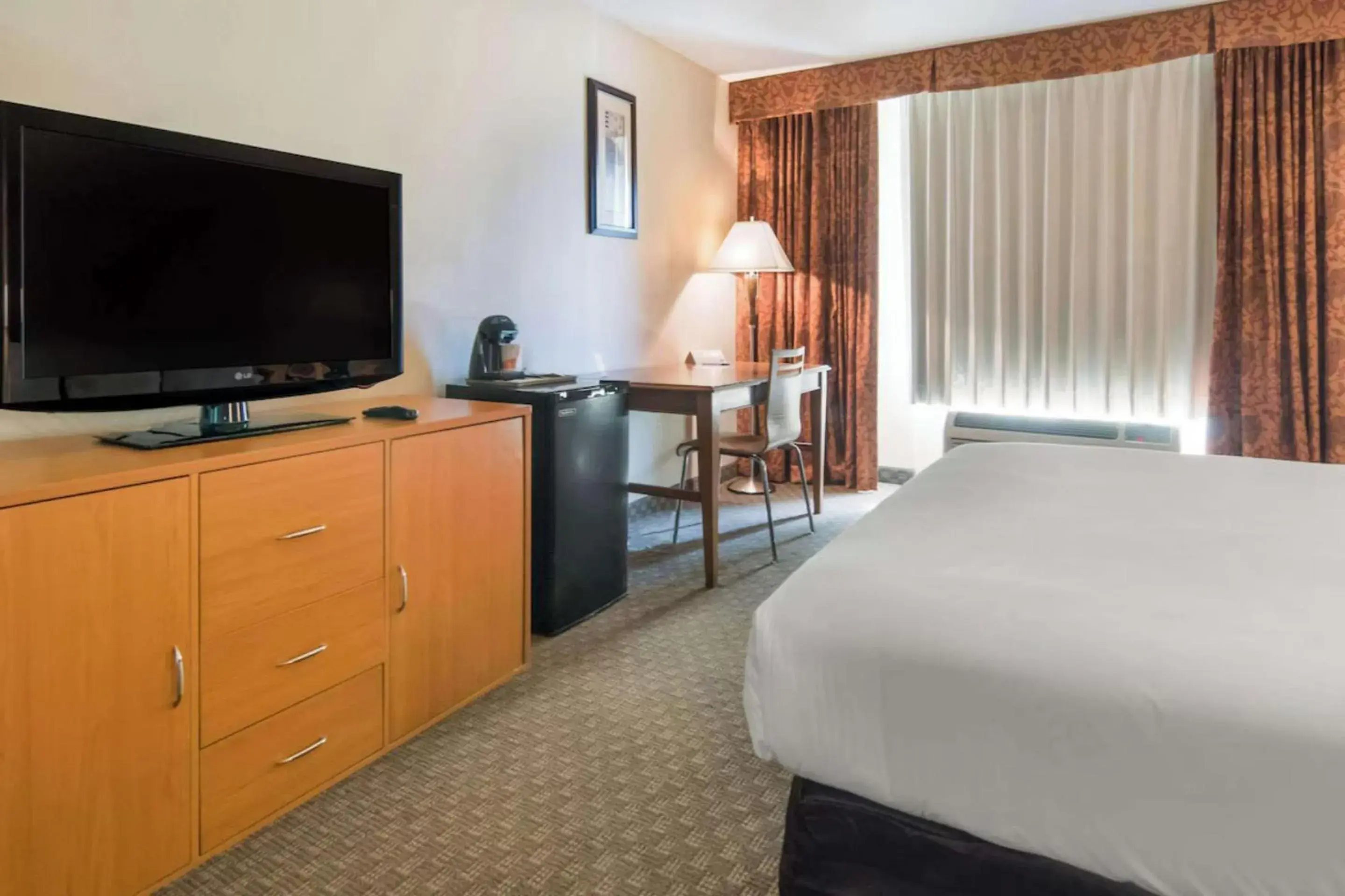 Bedroom, Bed in Capital O Duncanville Tx Bedroom, Bed in Capital O Duncanville Tx