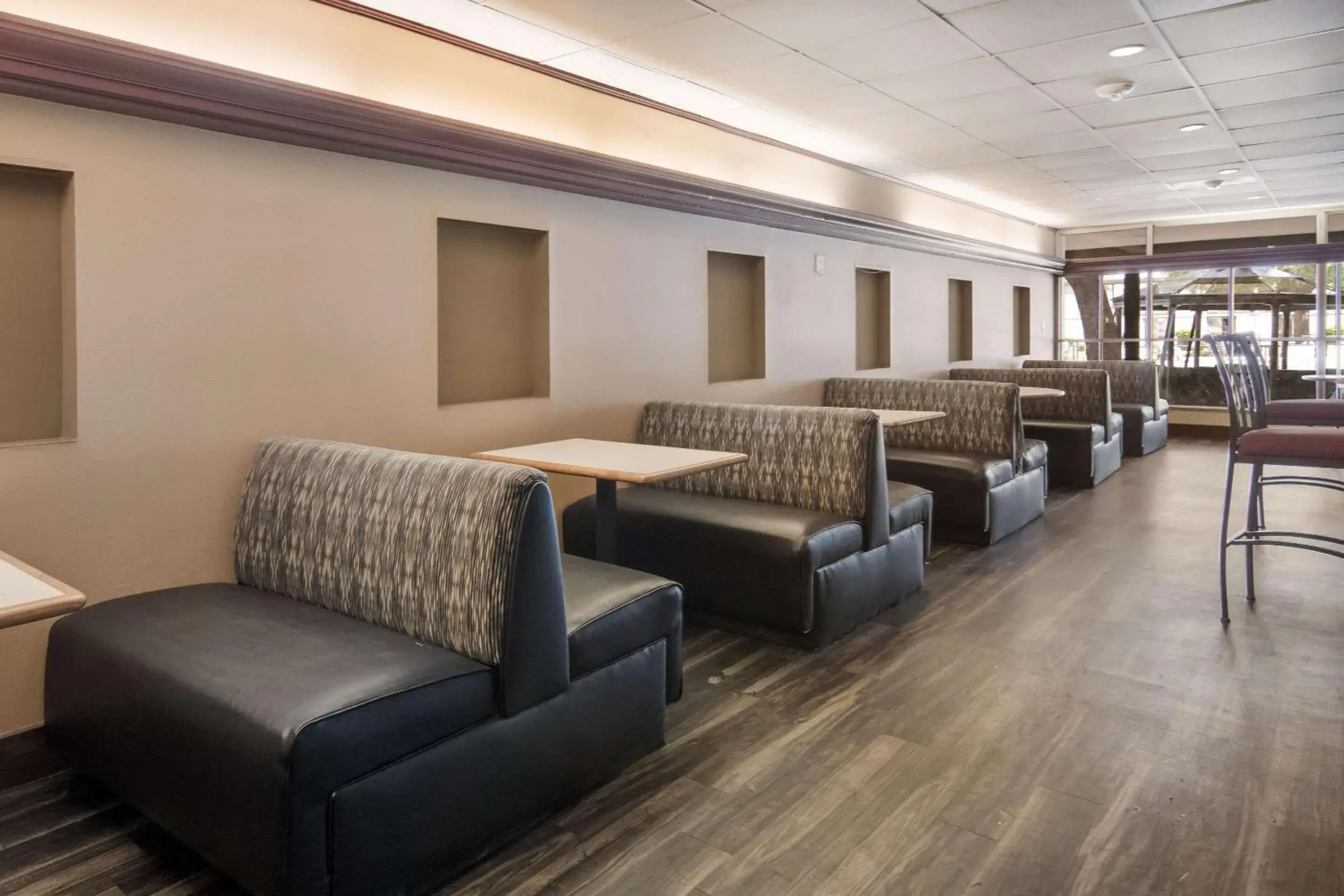 Breakfast in Rodeway Inn Breakfast in Rodeway Inn