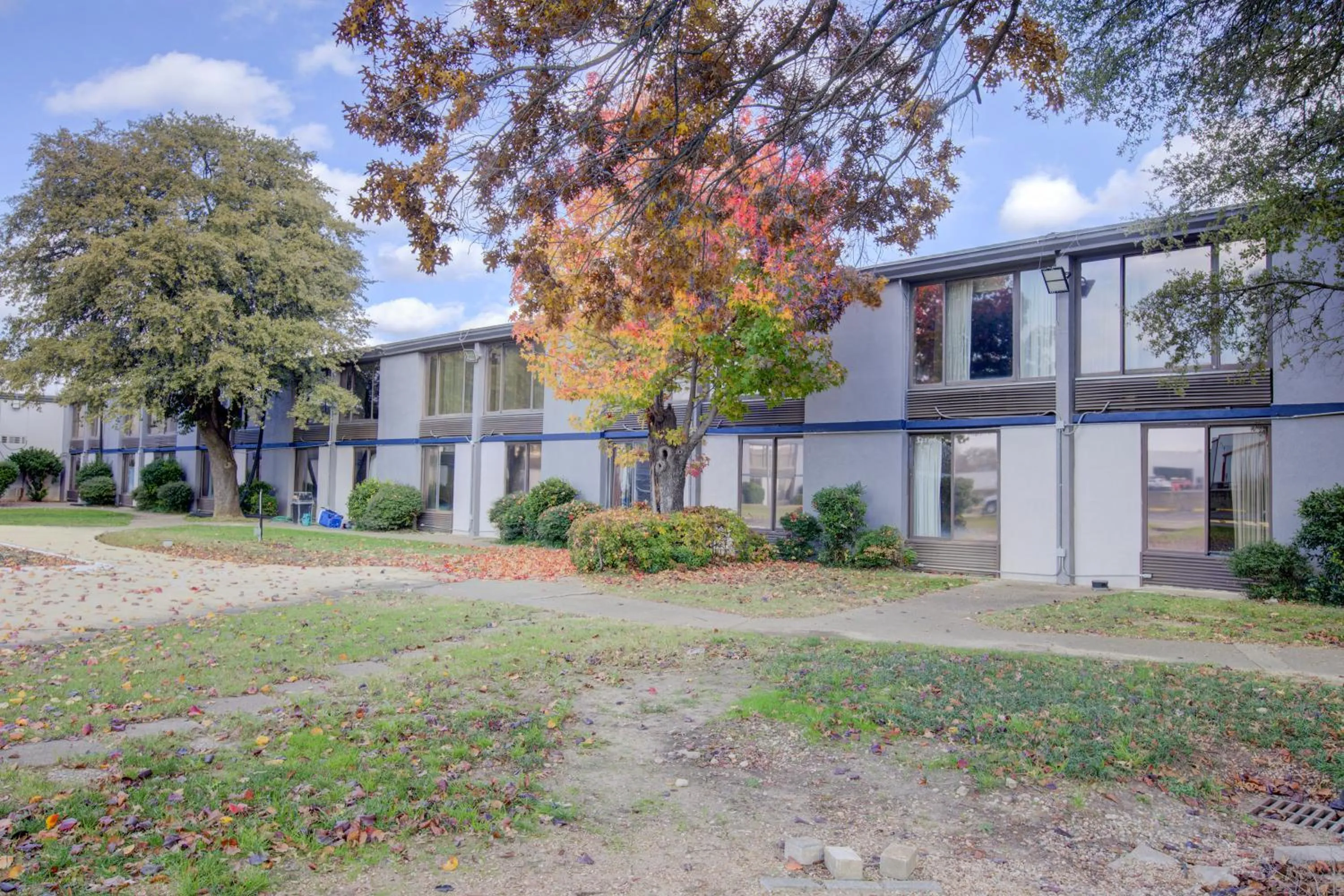 Area and facilities in Capital O Duncanville Tx