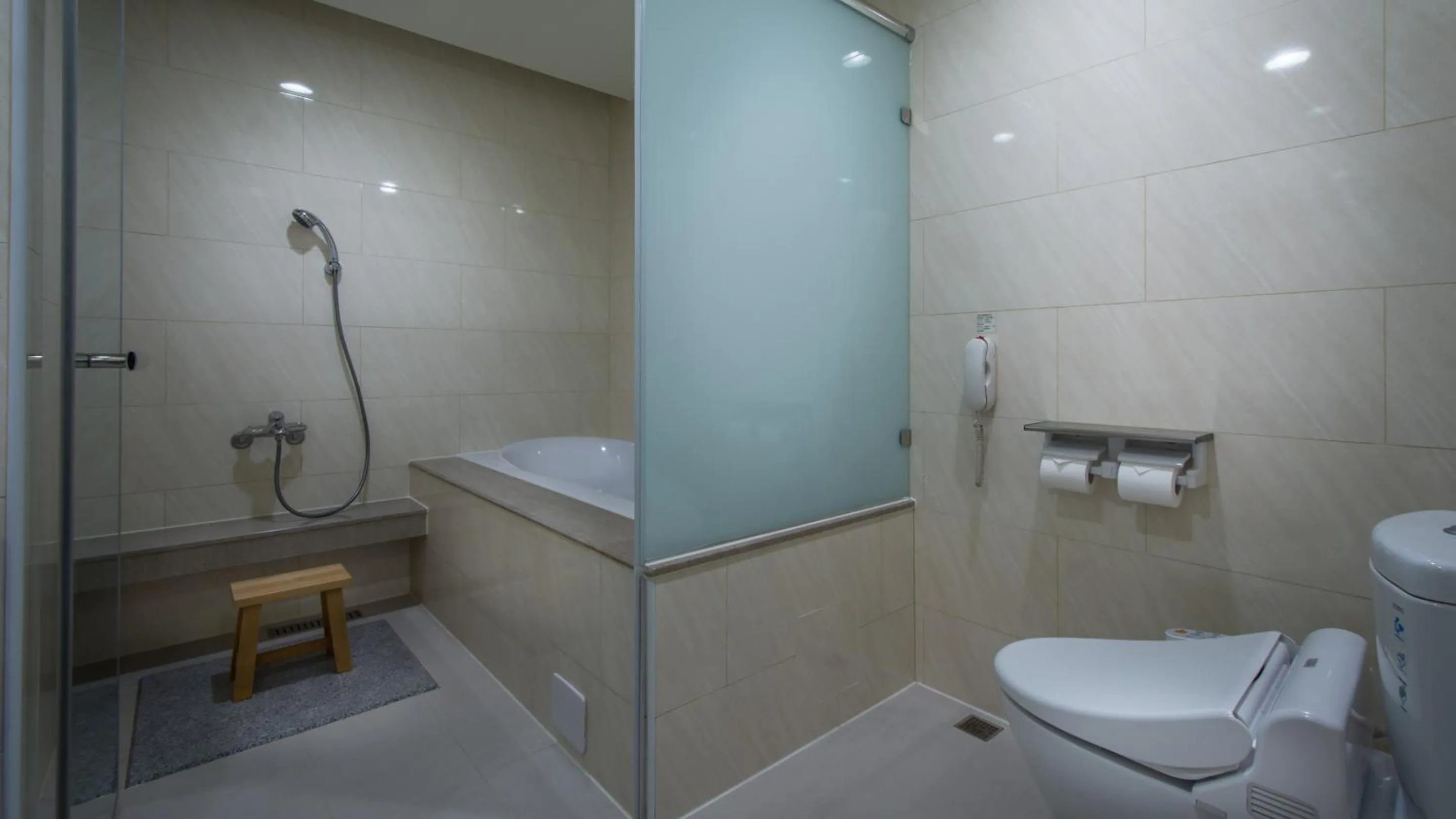 Shower in Zhong Ke Hotel